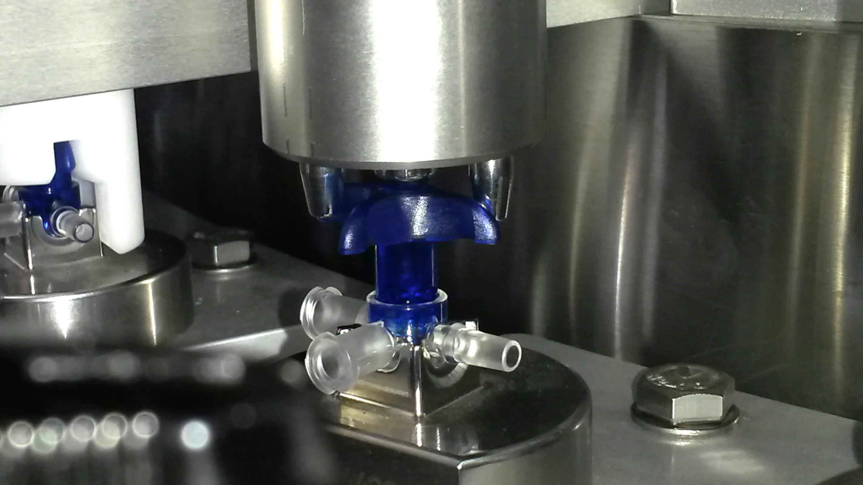 Testing three-way cocks with electromechanical assembly presses