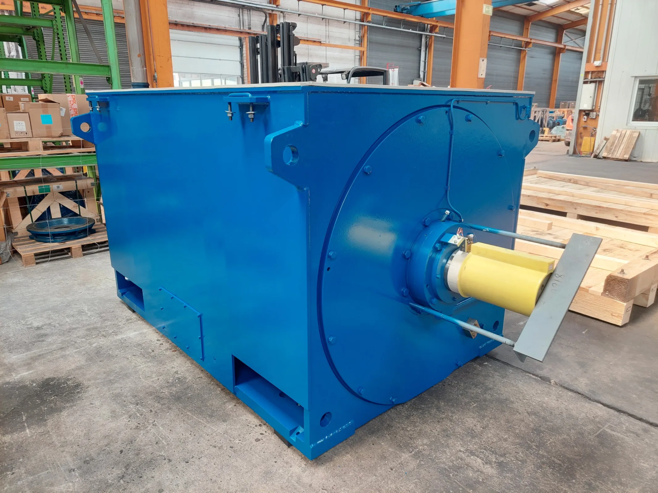 Motor: EMZ AKL 630-06-036  (1700 kW / 10 kV) - Application: High pressure grinding rolls - Location: Raygorodok (Kazakhstan)