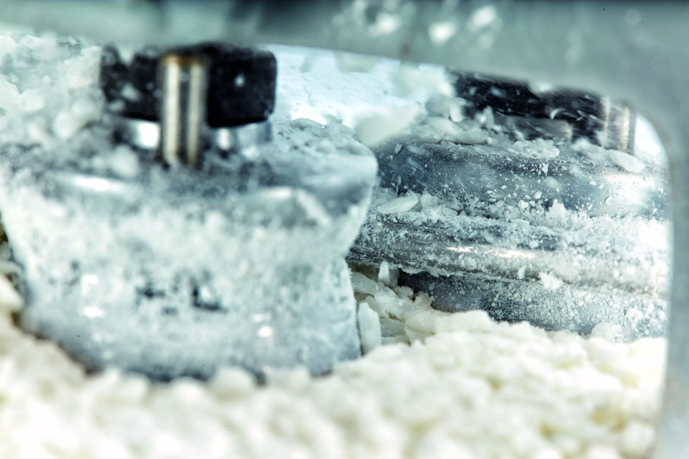 DT210: High-performance, calcium-based lubricant engineered for demanding industrial applications