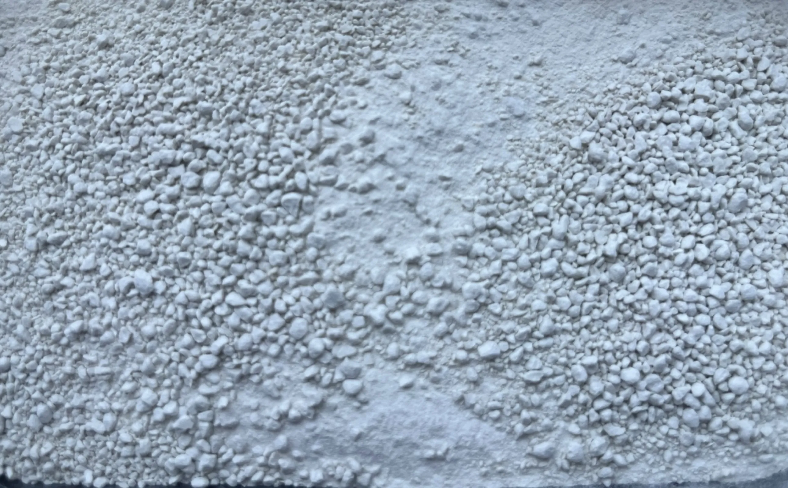 TR41B8: Titanium dioxide-containing calcium based lubricant with medium fat content.