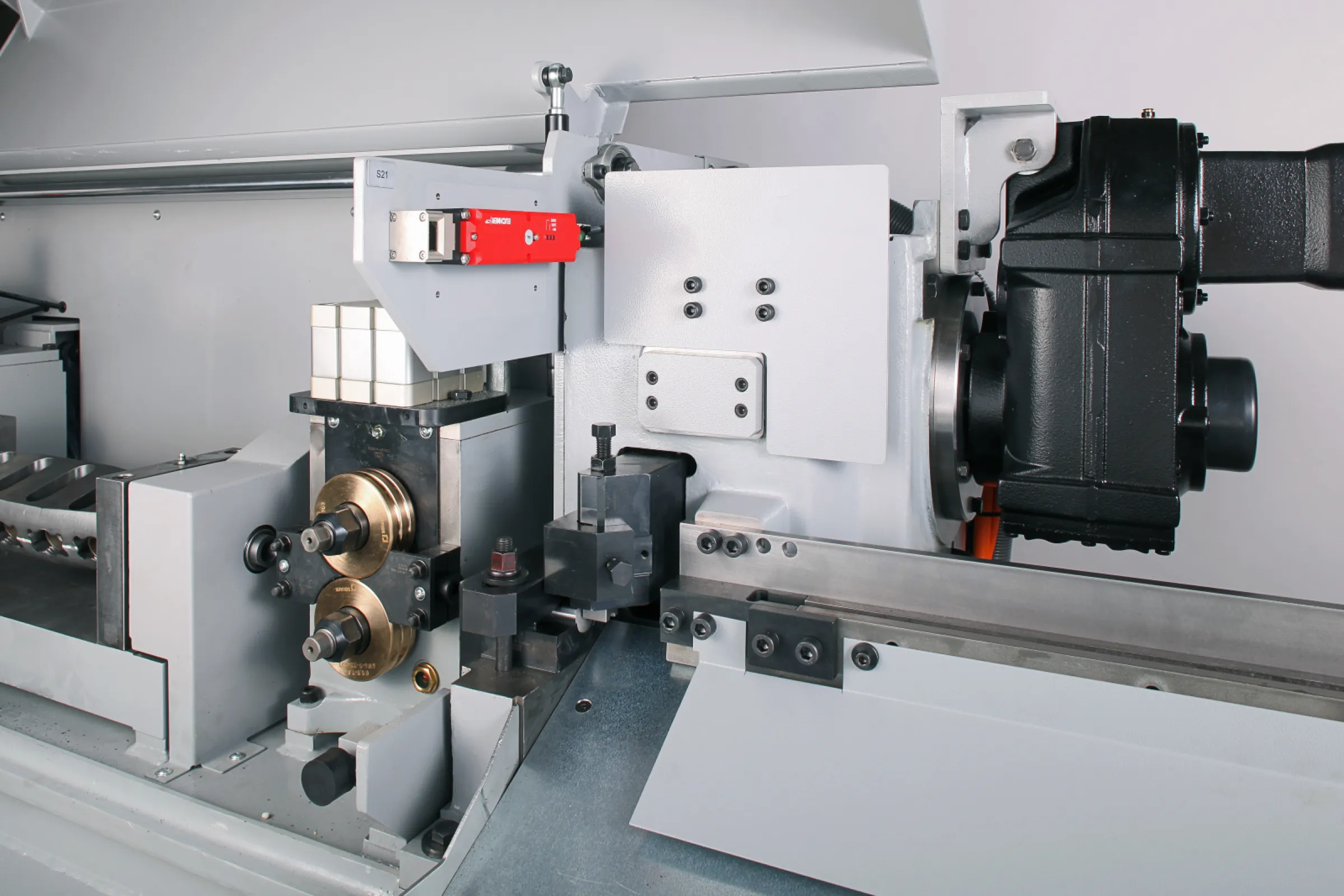 Straightening rotor + Stationary cutting unit RE 30