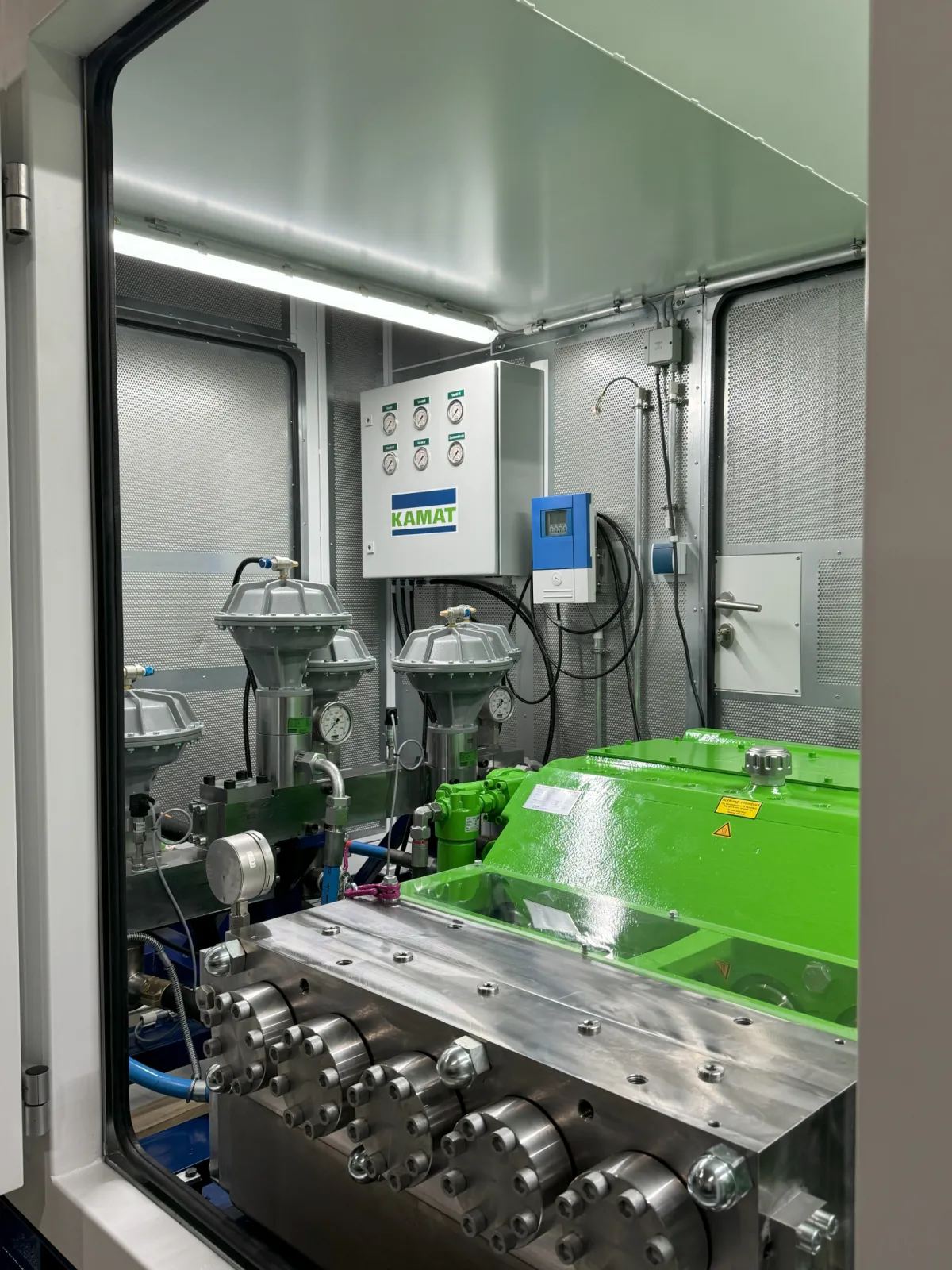 High-Pressure Test  Unit