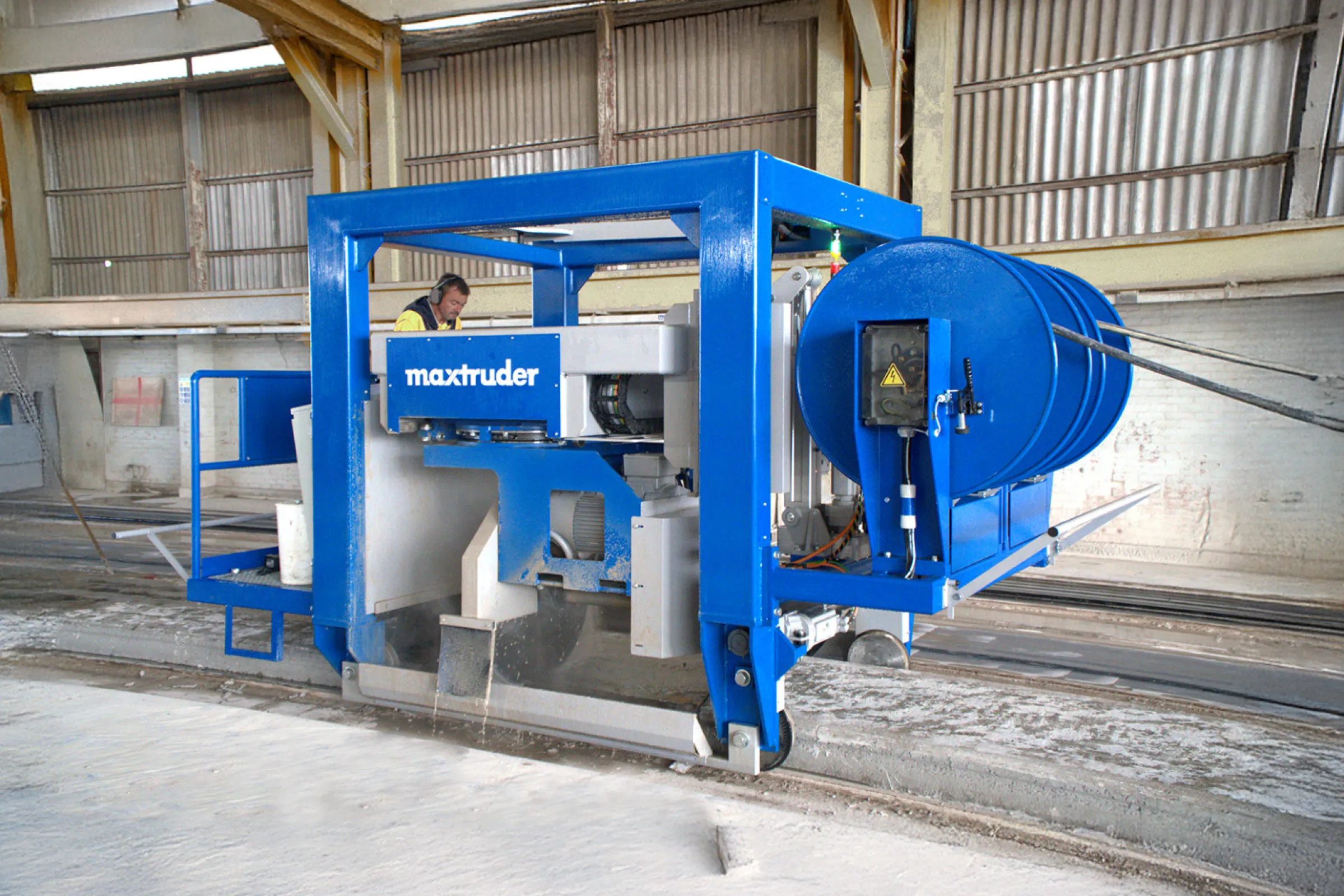 Modular angle or straight concrete saw