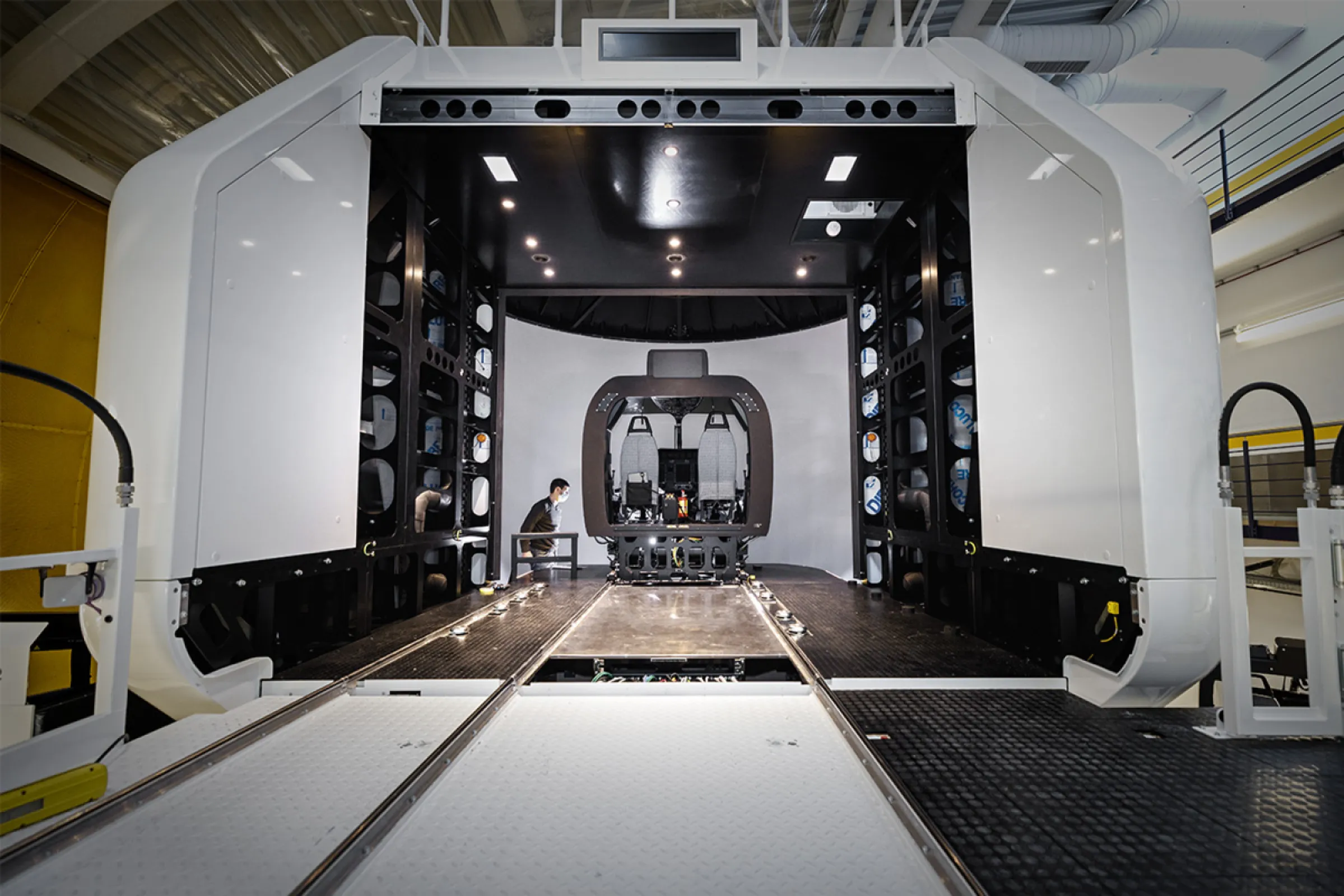 H135/H145 Roll-on/Roll-off System - Interchangeable Cockpits for Level D Full-Flight Simulator