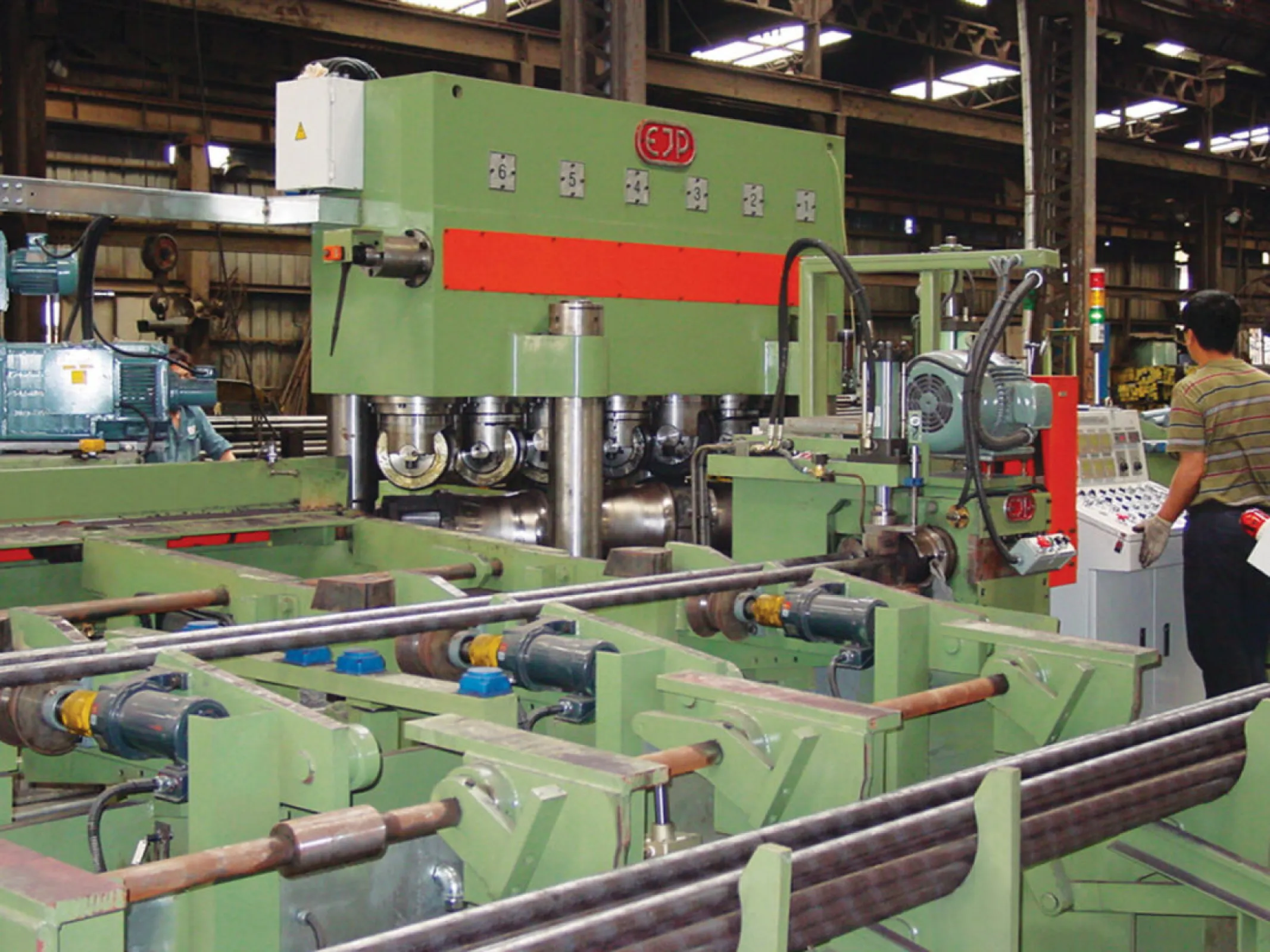9-roll straightening machine