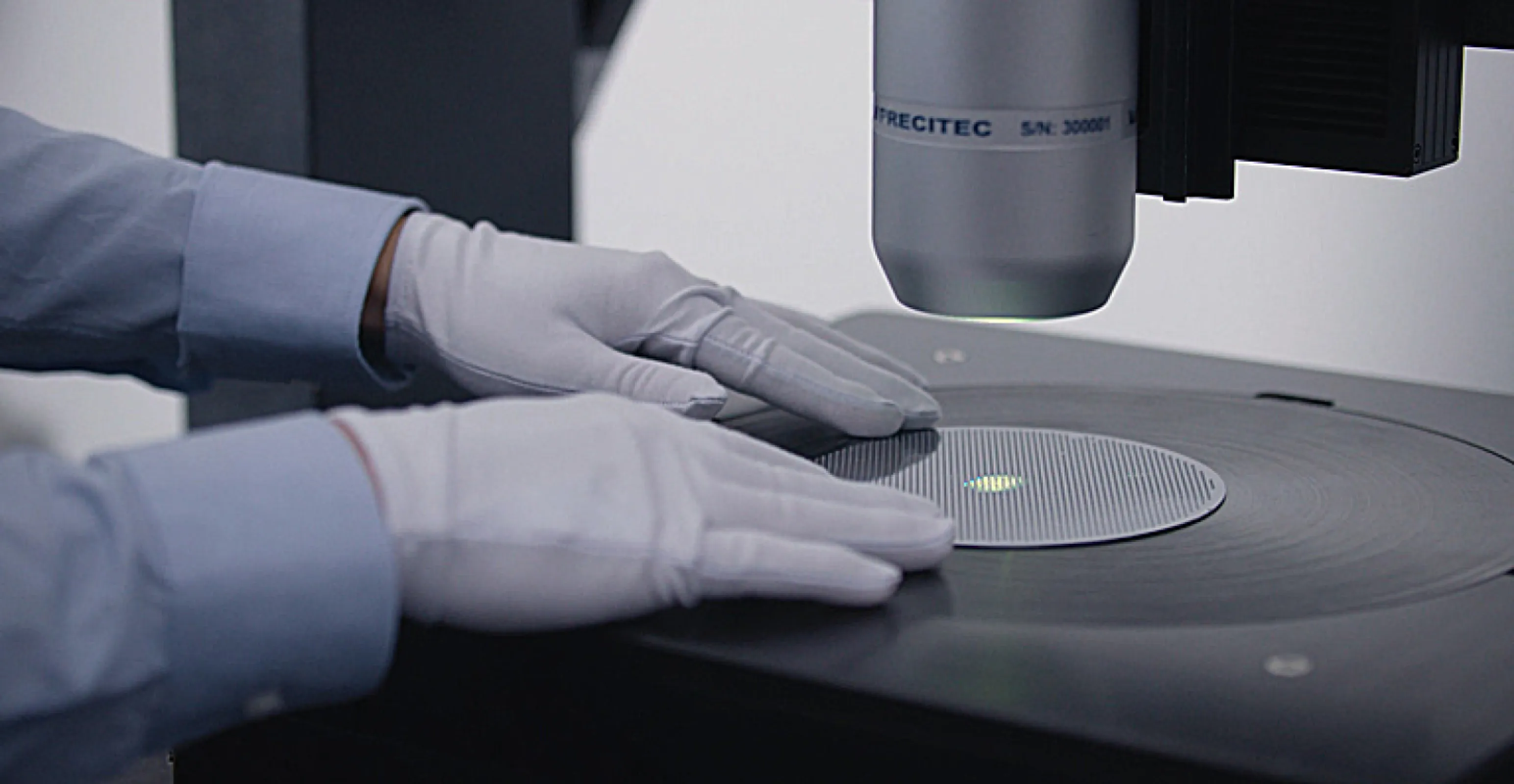 Line Sensor CLS 2 Pro for high speed inspection of semiconductor applications Line Sensor CLS 2 Pro for high speed inspection of semiconductor applications