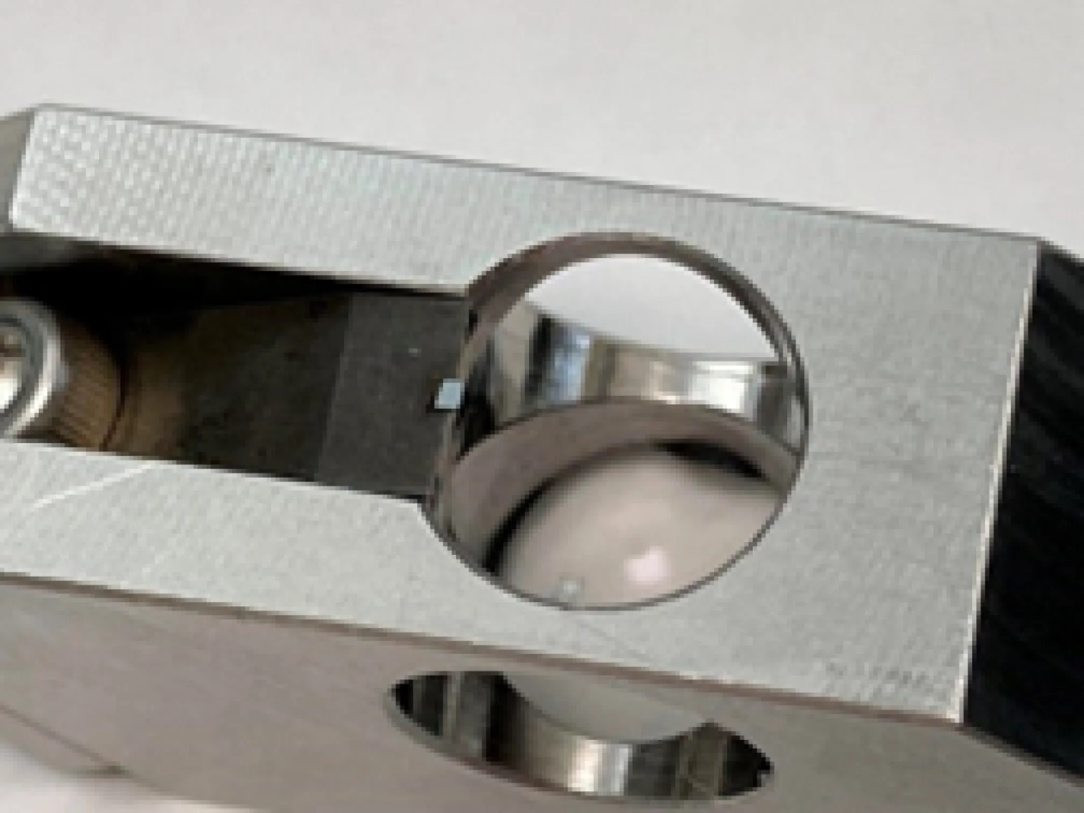 Here you can see the cutting head and the diamond blade of the MiniPlane II