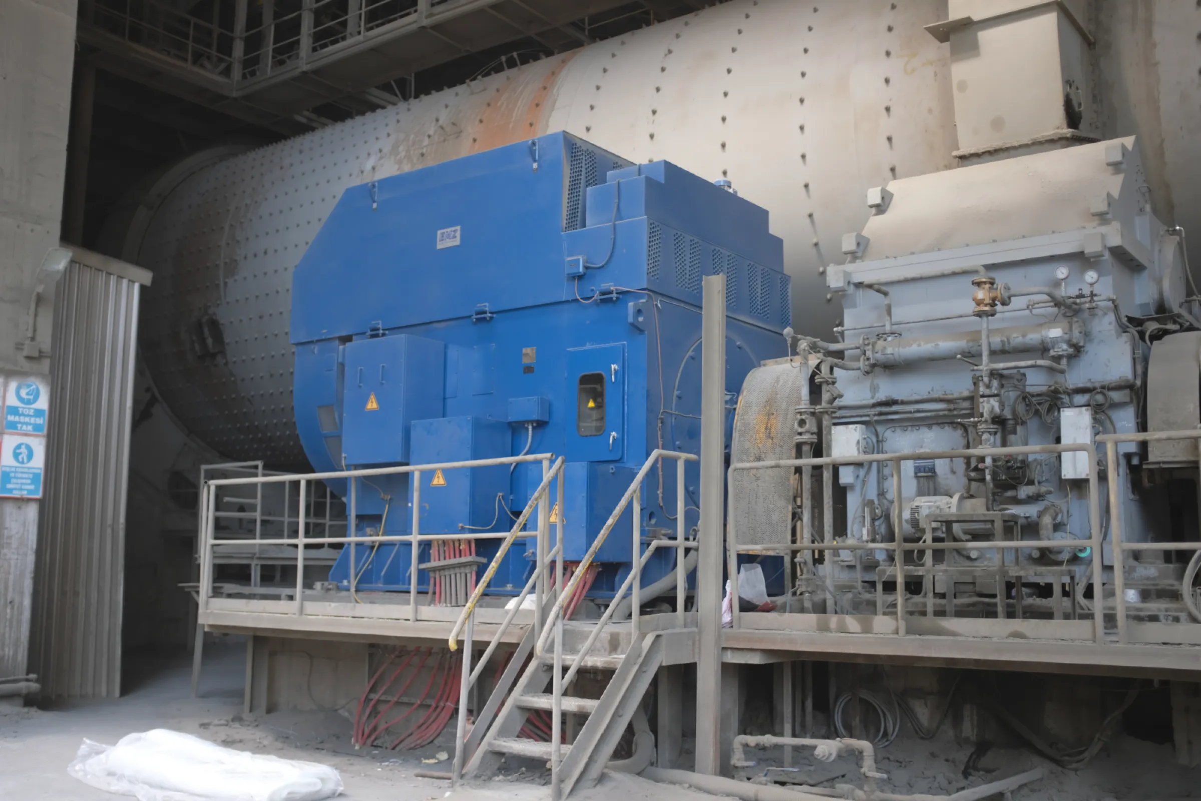 Motor: EMZ ASL 1000-06-036 (10380 kW / 6300V) - Application: Ball Mill - Location: Turkey