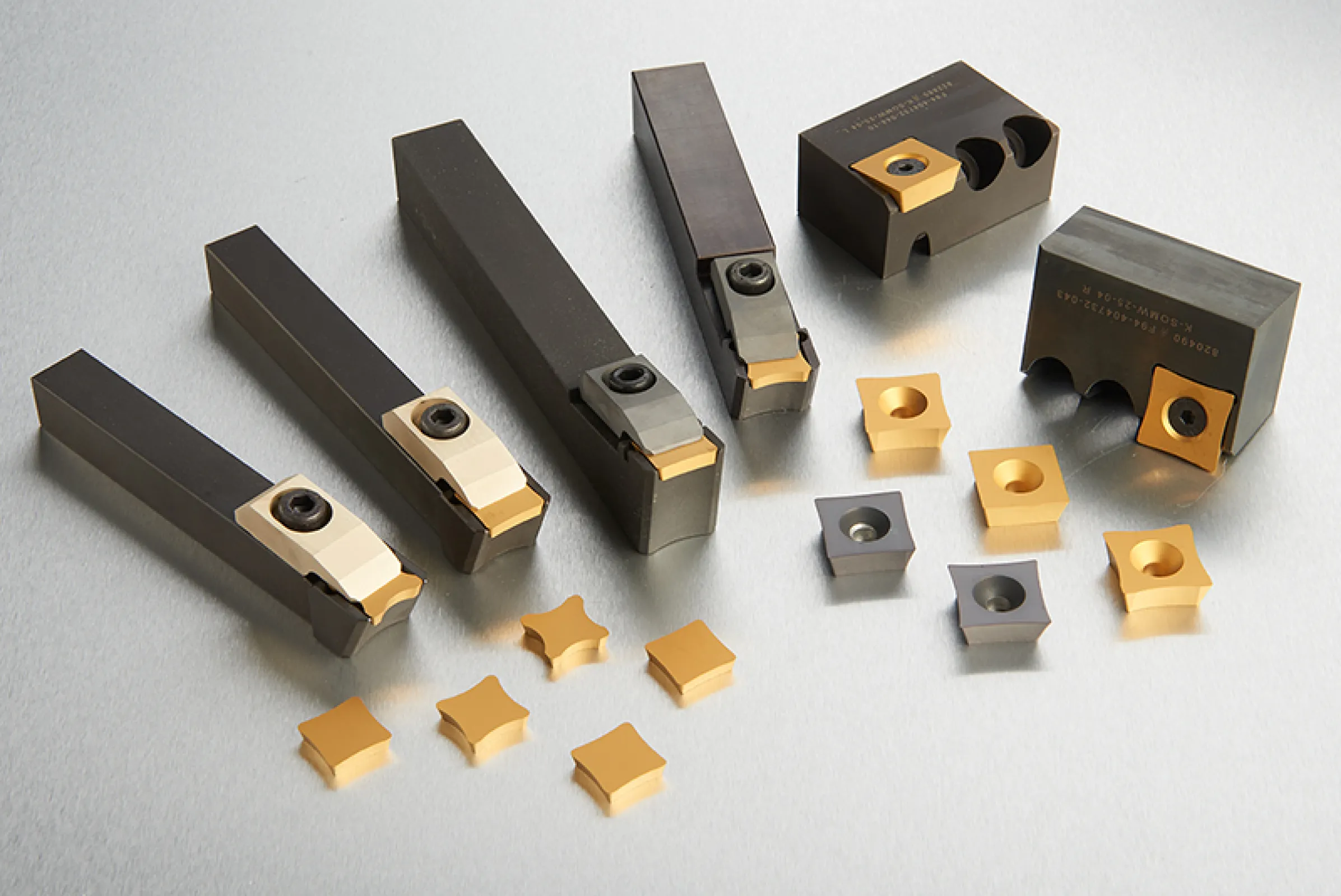 SHW inserts and holders for outside scarfing of tubes and pipes