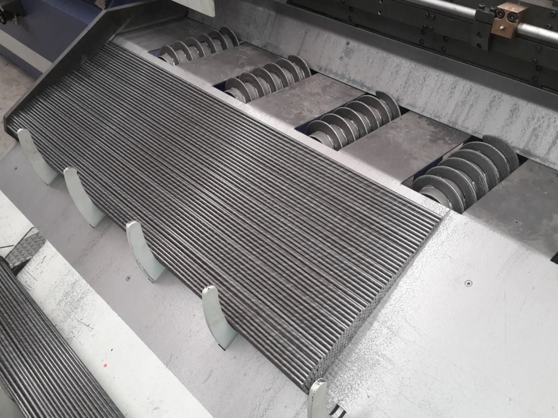 STRAIGHTENED BARS, WITH VERY HIGH ACCURACY AND VERTICAL CLEAN CUT