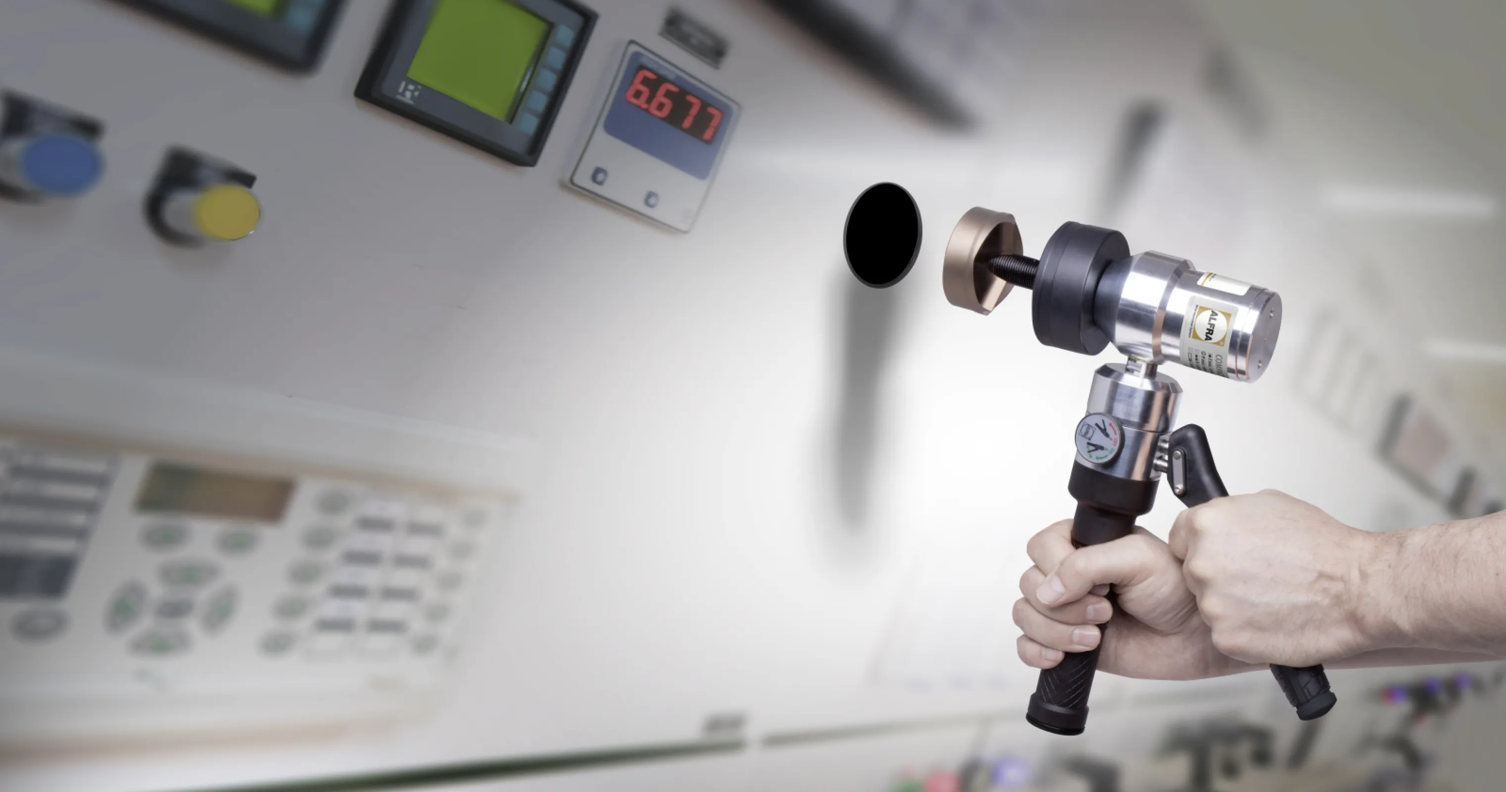 Application solutions for control cabinet and control engineering