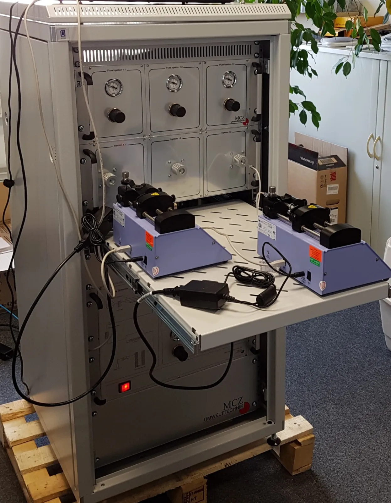 computerized span gas generator model CGM with dynamic injection mthor