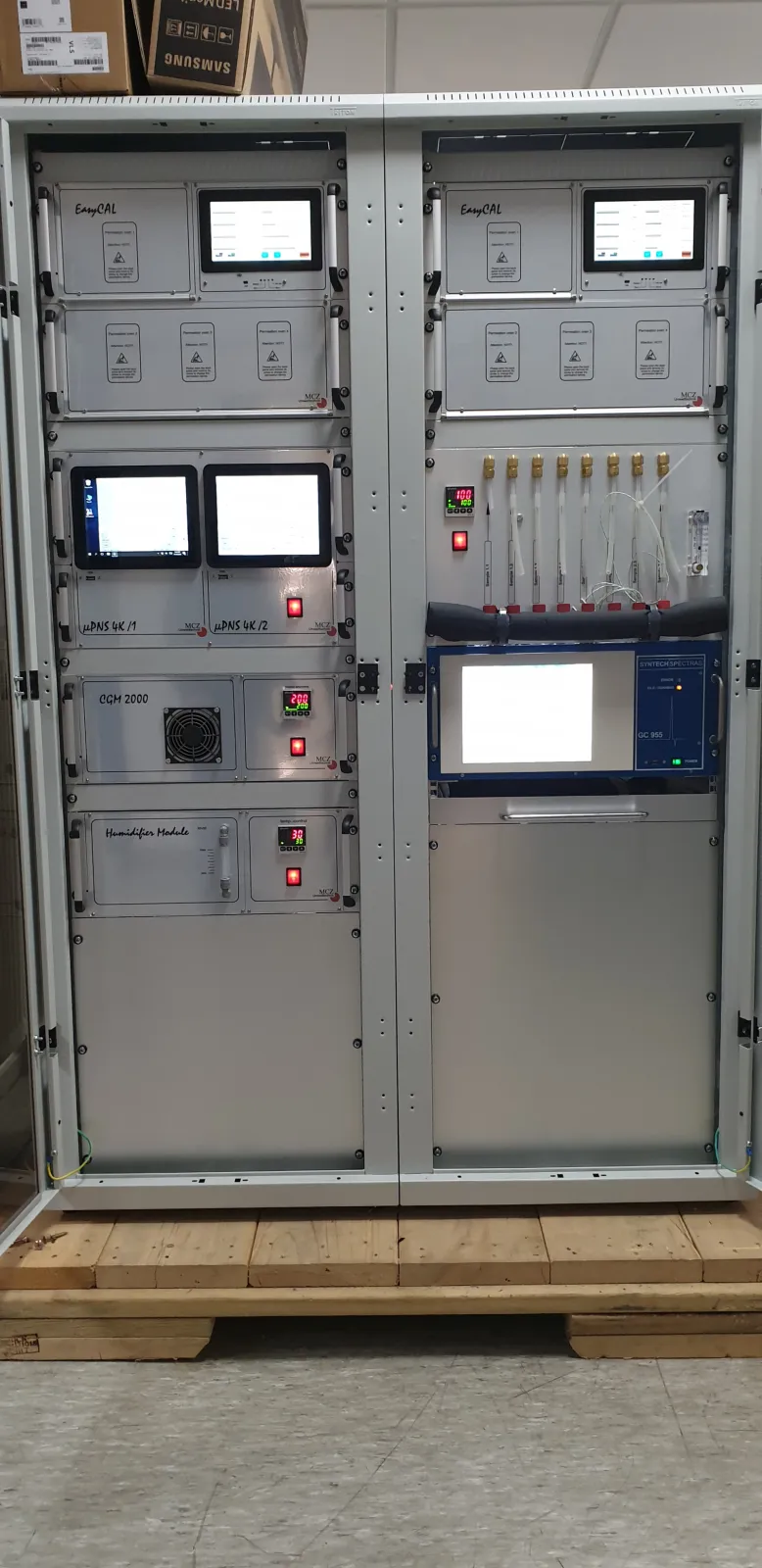 Custom tailored test system for simulation of breath gas