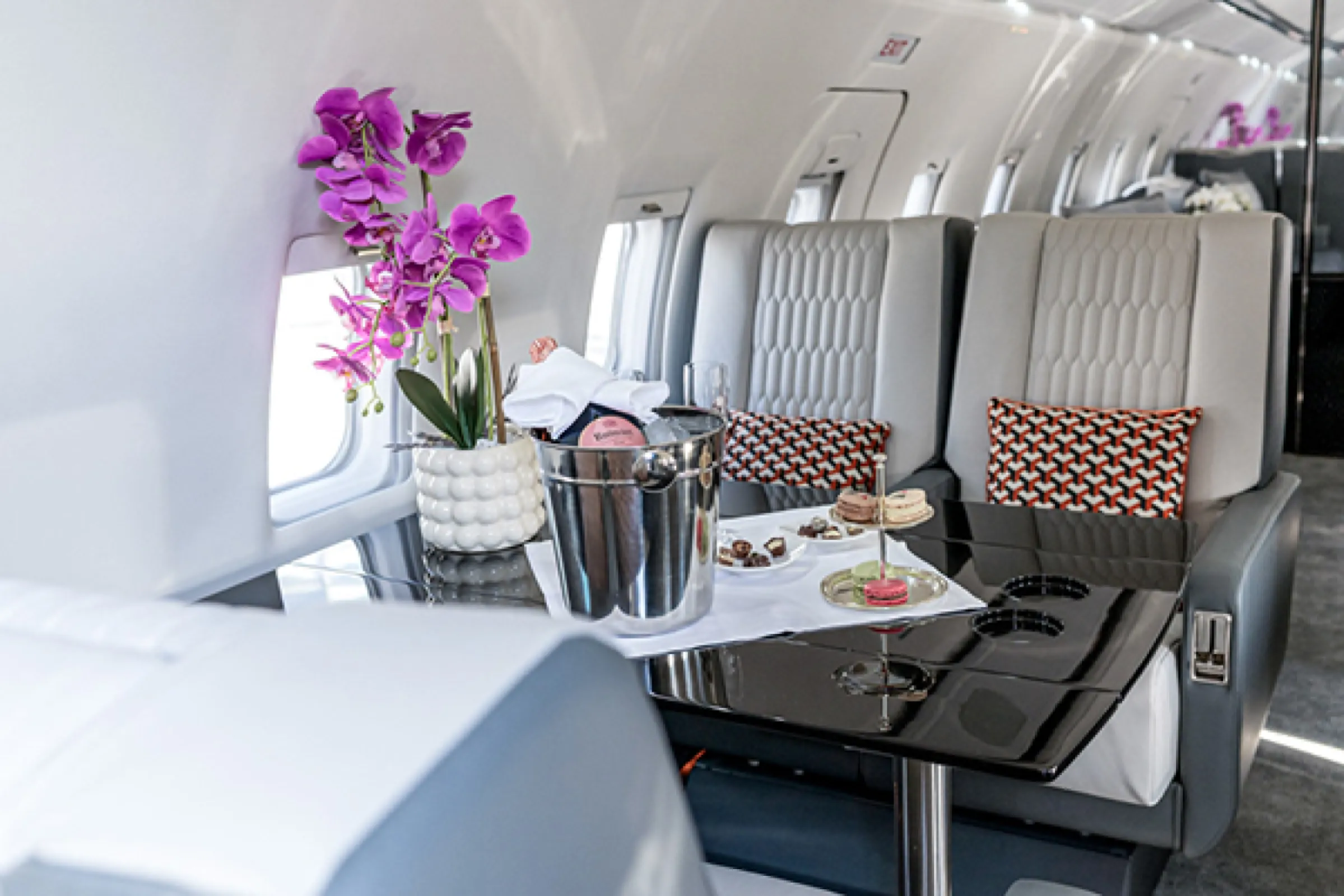 Interior Challenger 604