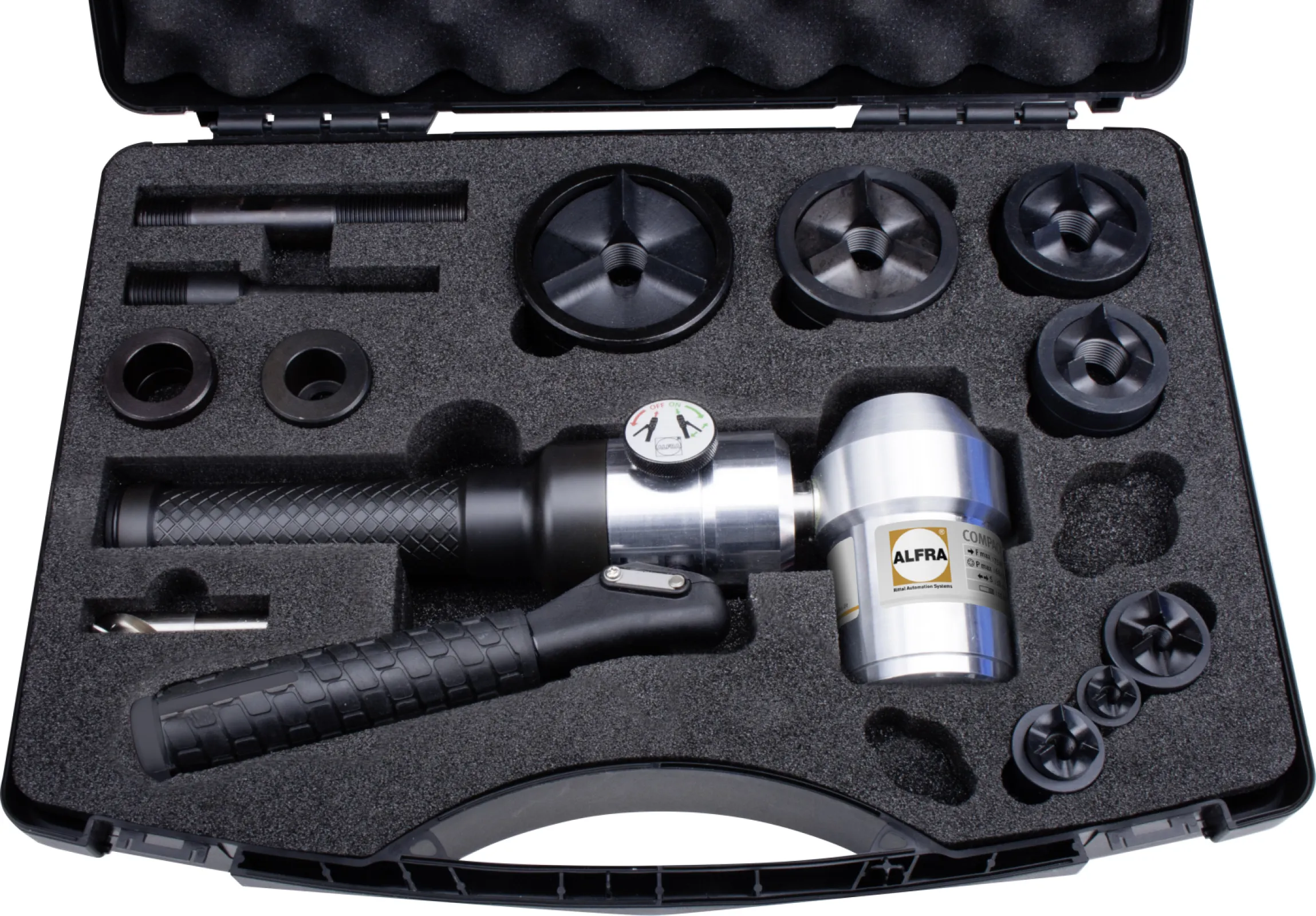 CompactCombi® manual puncher 90° with a 90 degree pivotable cylinder for easy positioning of the device, even in small or fitted control cabinets.