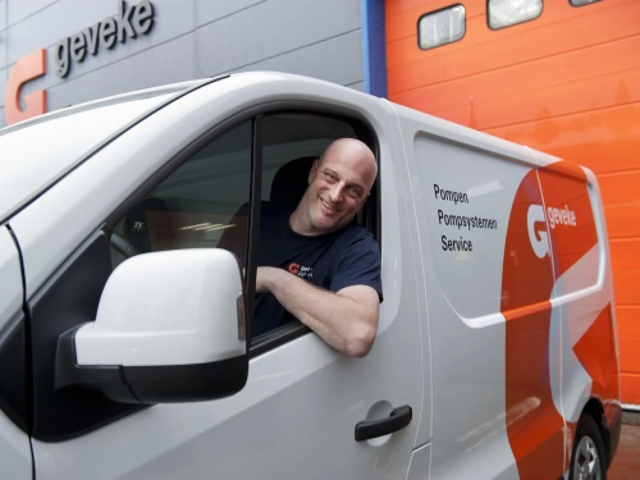 Geveke Pompen service technician in work van