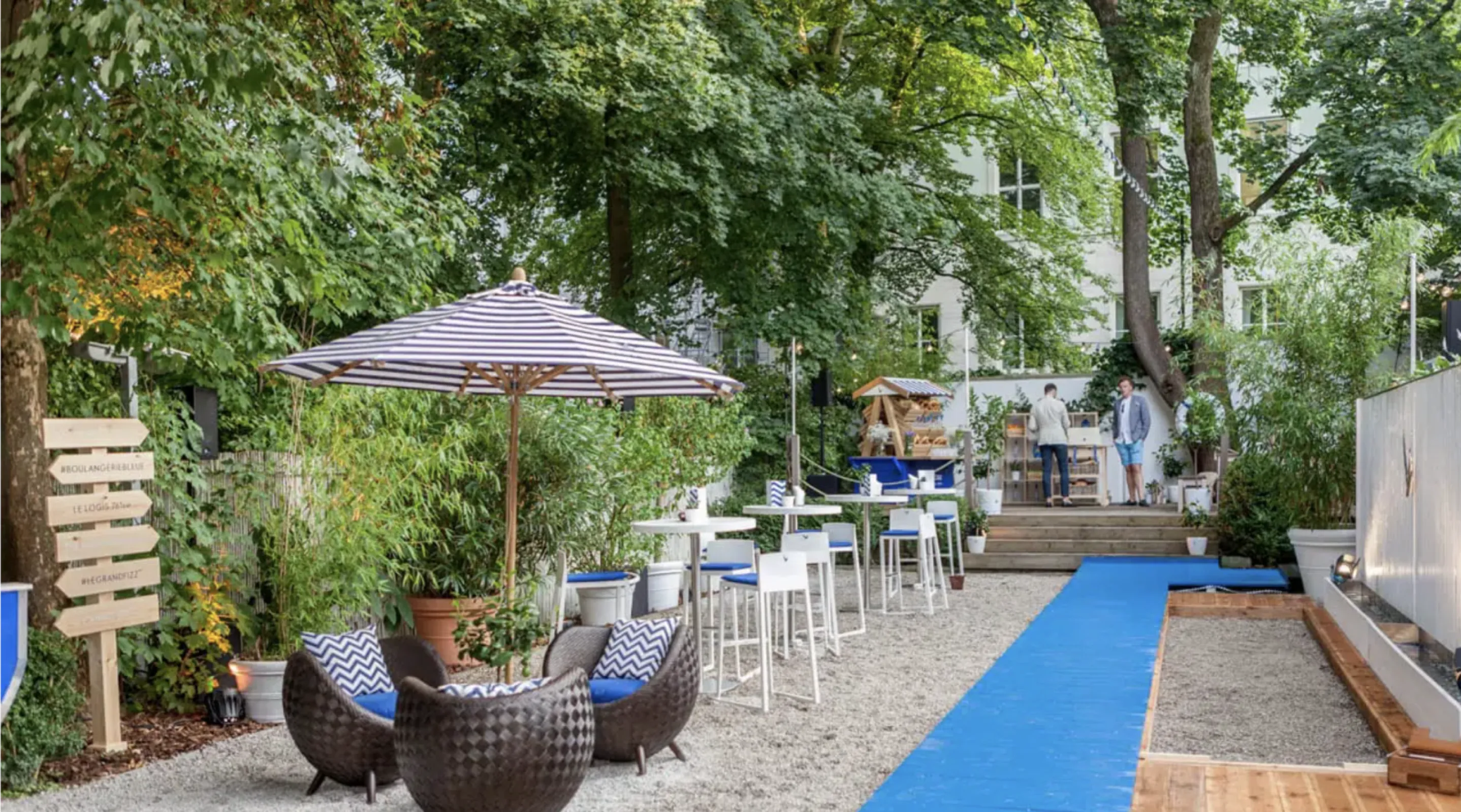 Pop up bar and Restaurant