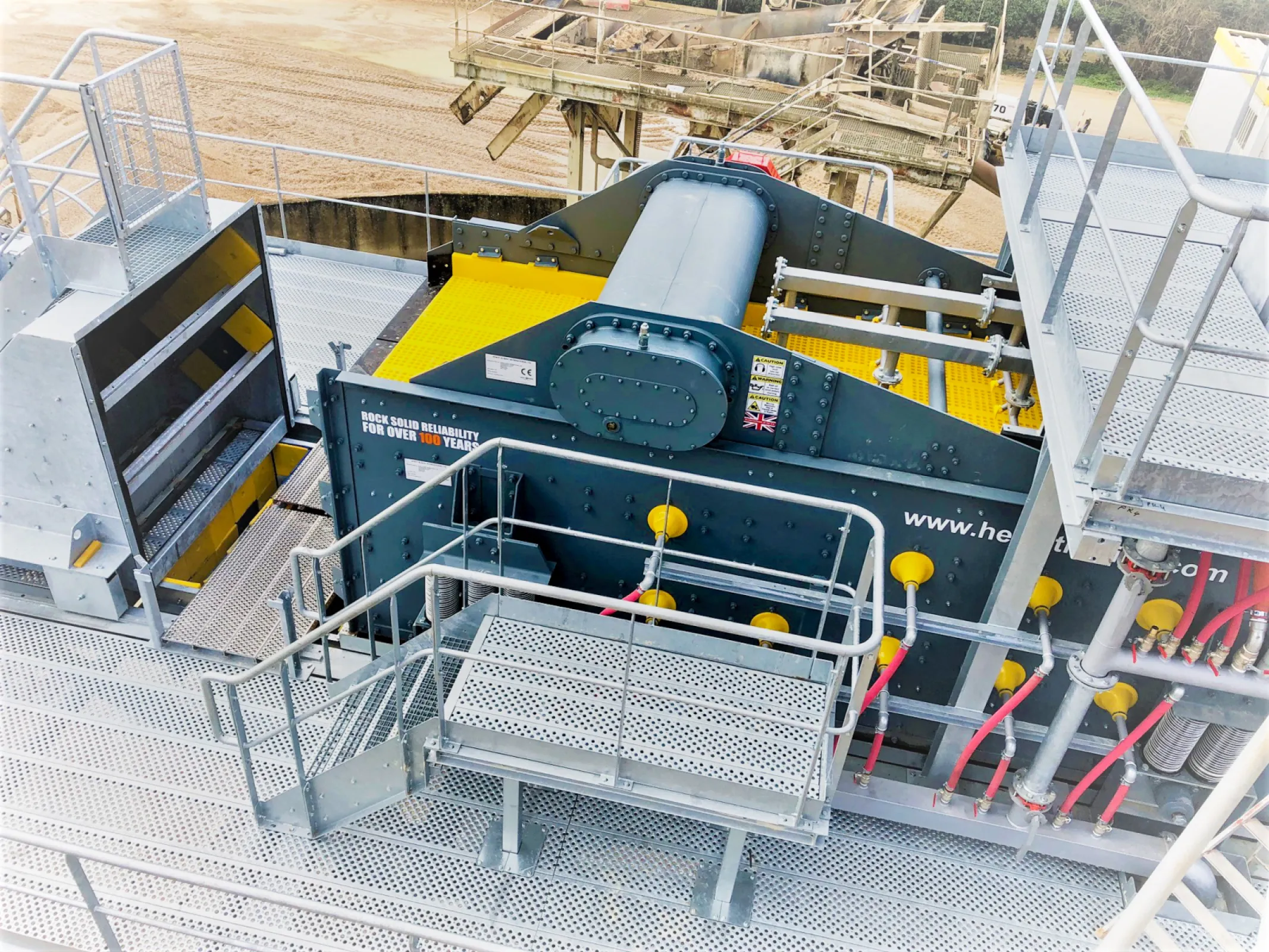 Screen panels, wear protection and accessories