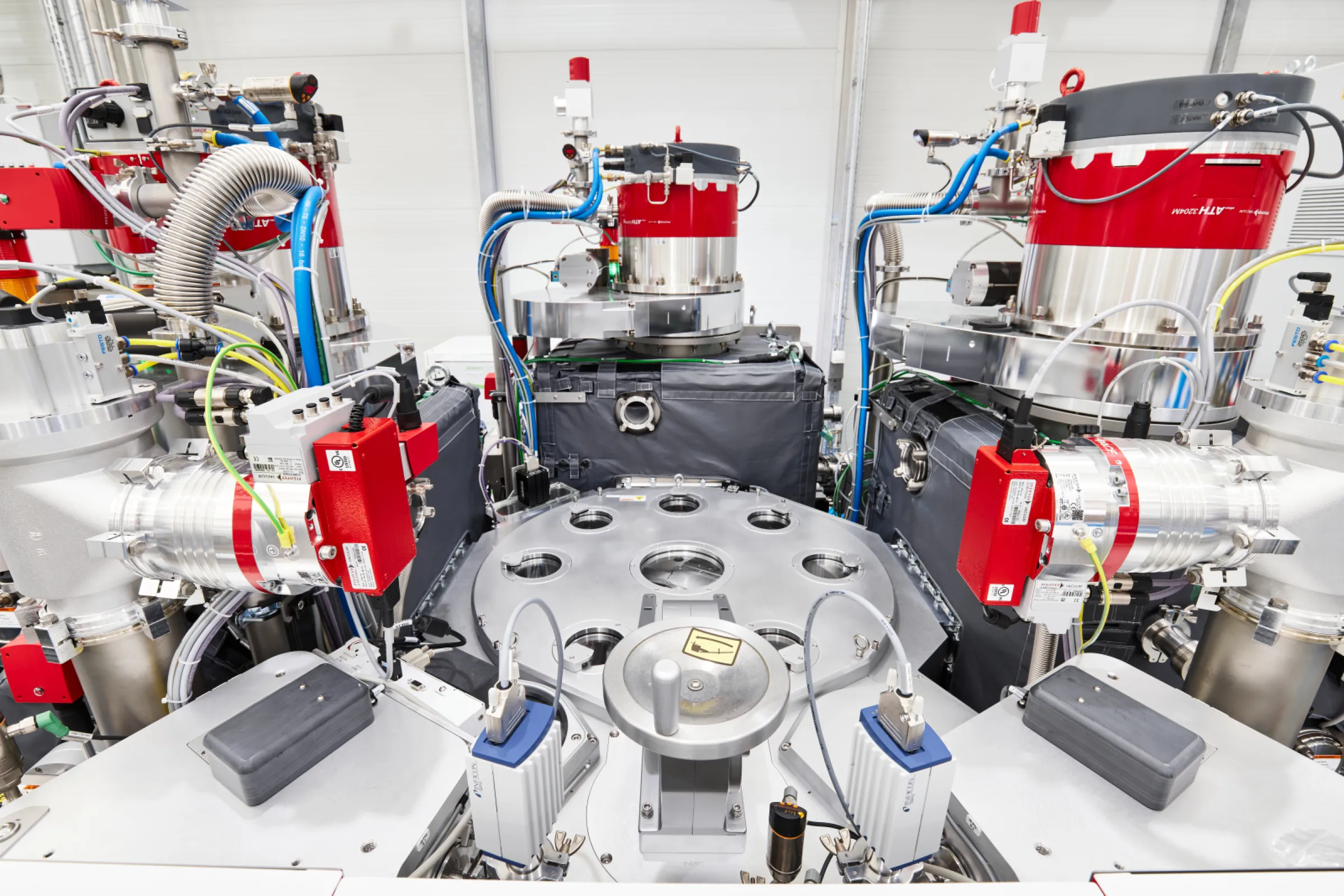 scia Cluster 200 - The All-in-One Cluster Solution a highly flexible, modular, and scalable thin-film process equipment