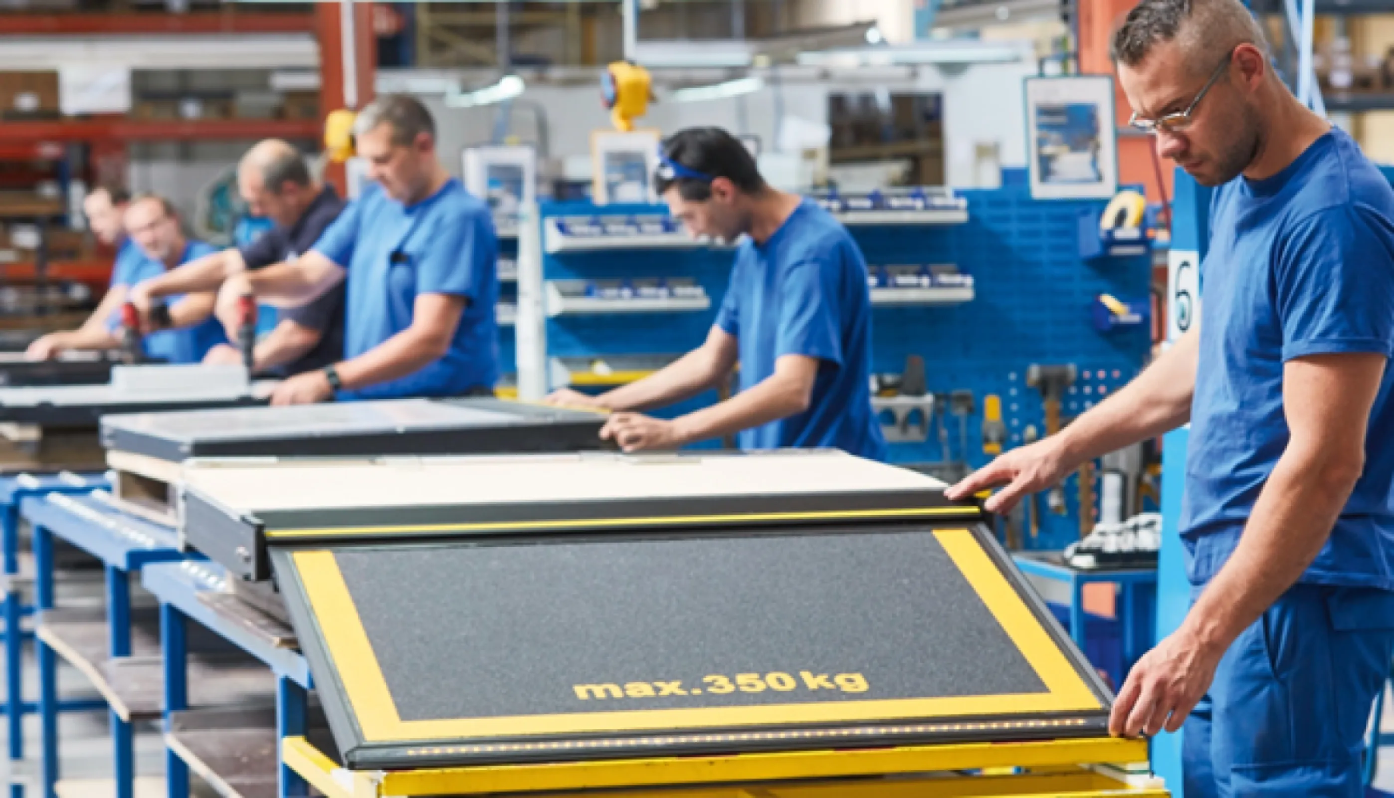 Entry Systems for Trams – HÜBNER offers high-quality manual folding ramps for safe, stair-free tram access and is actively developing electric ramp solutions for future railway applications.