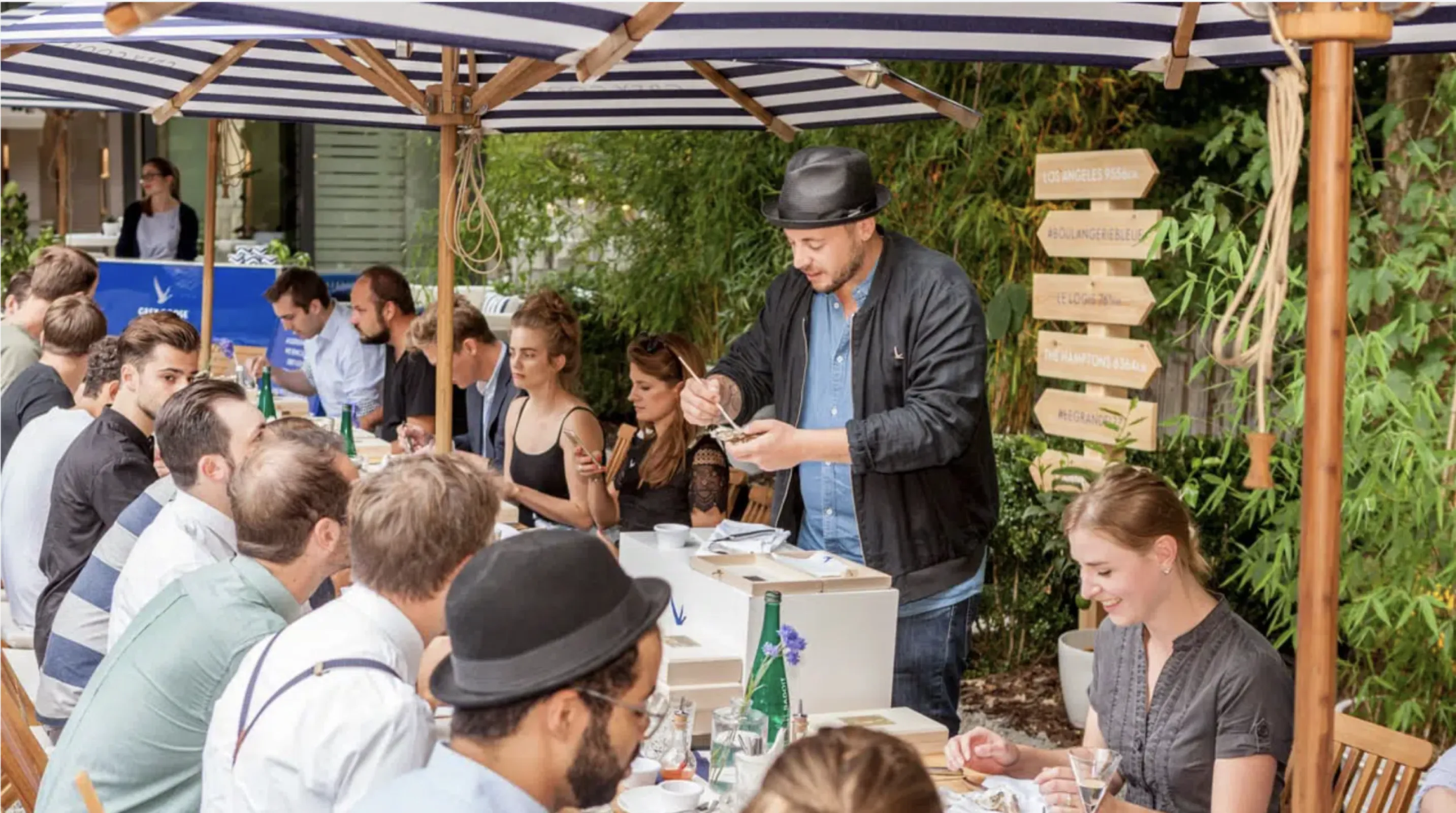 Pop up bar and Restaurant