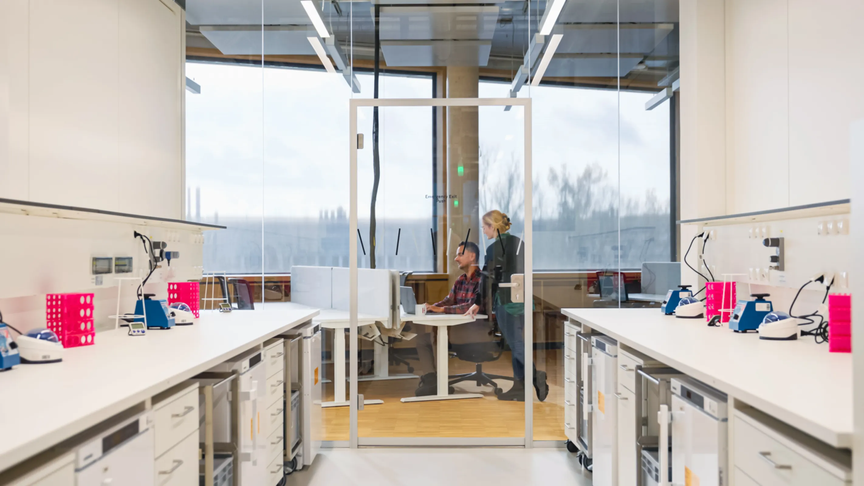 Fully equipped lab space in Munich