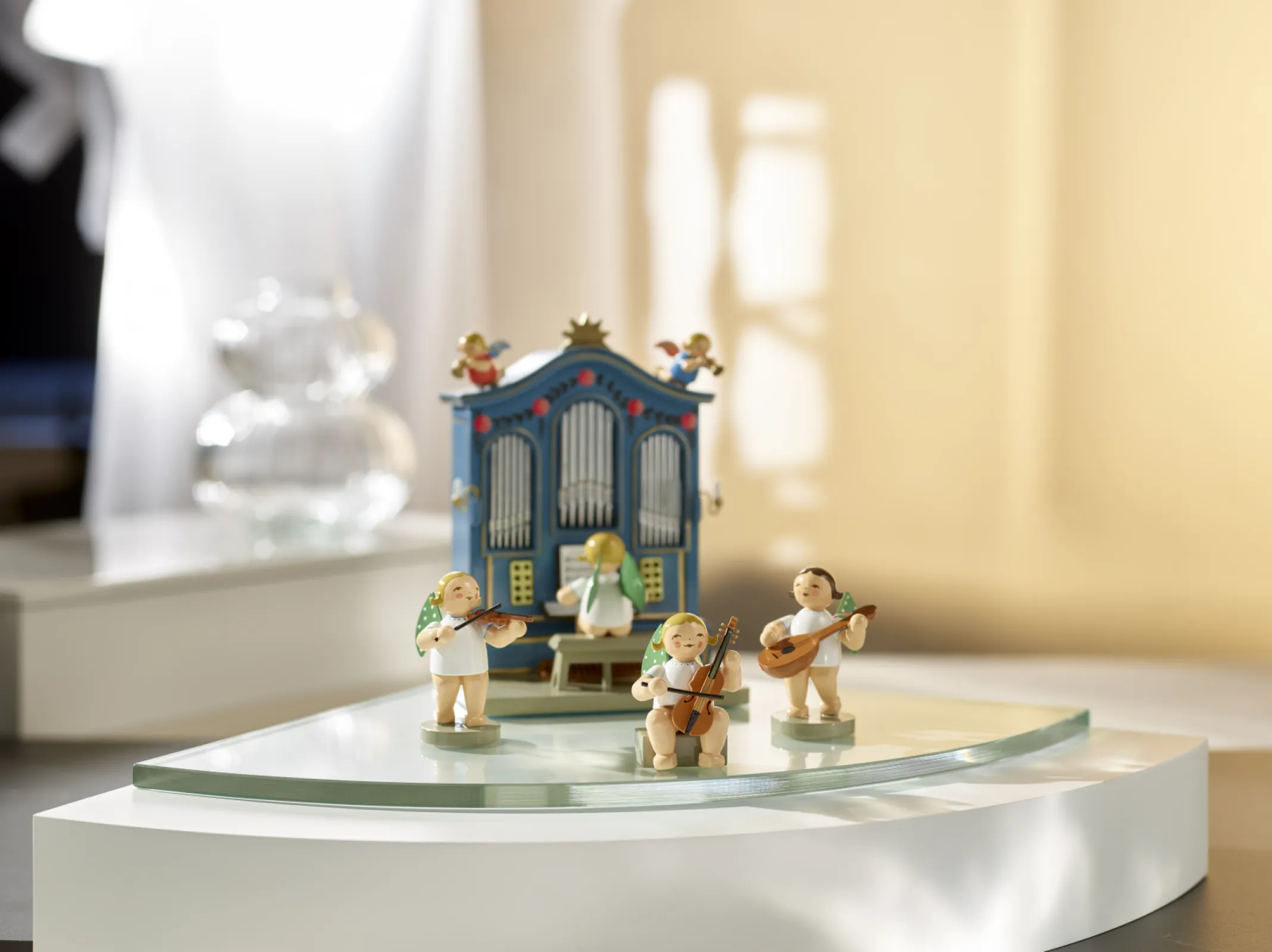 The angel with viola da gamba is the newest angel in our orchestra.