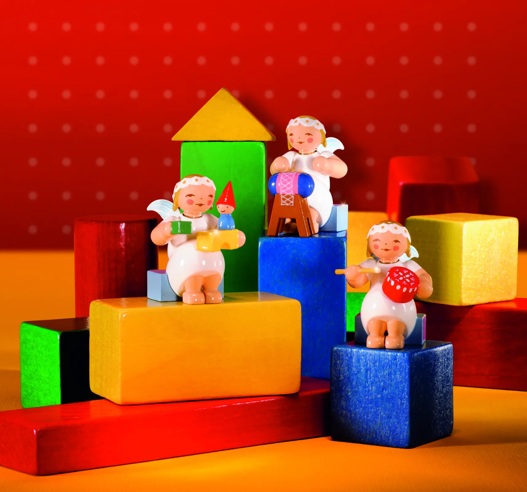 Their versatile activities make them coveted collector's items and charming gifts. Over 40 marguerite angels are now capturing the hearts of young and old alike.