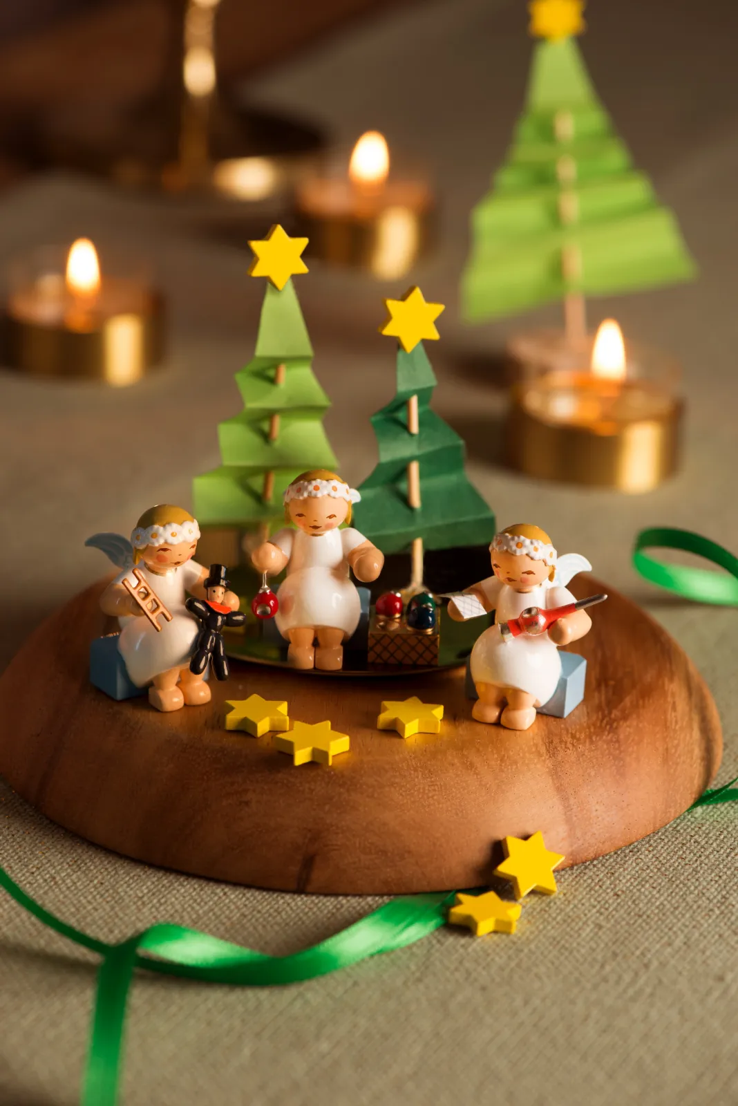 A fine little Christmas decoration.