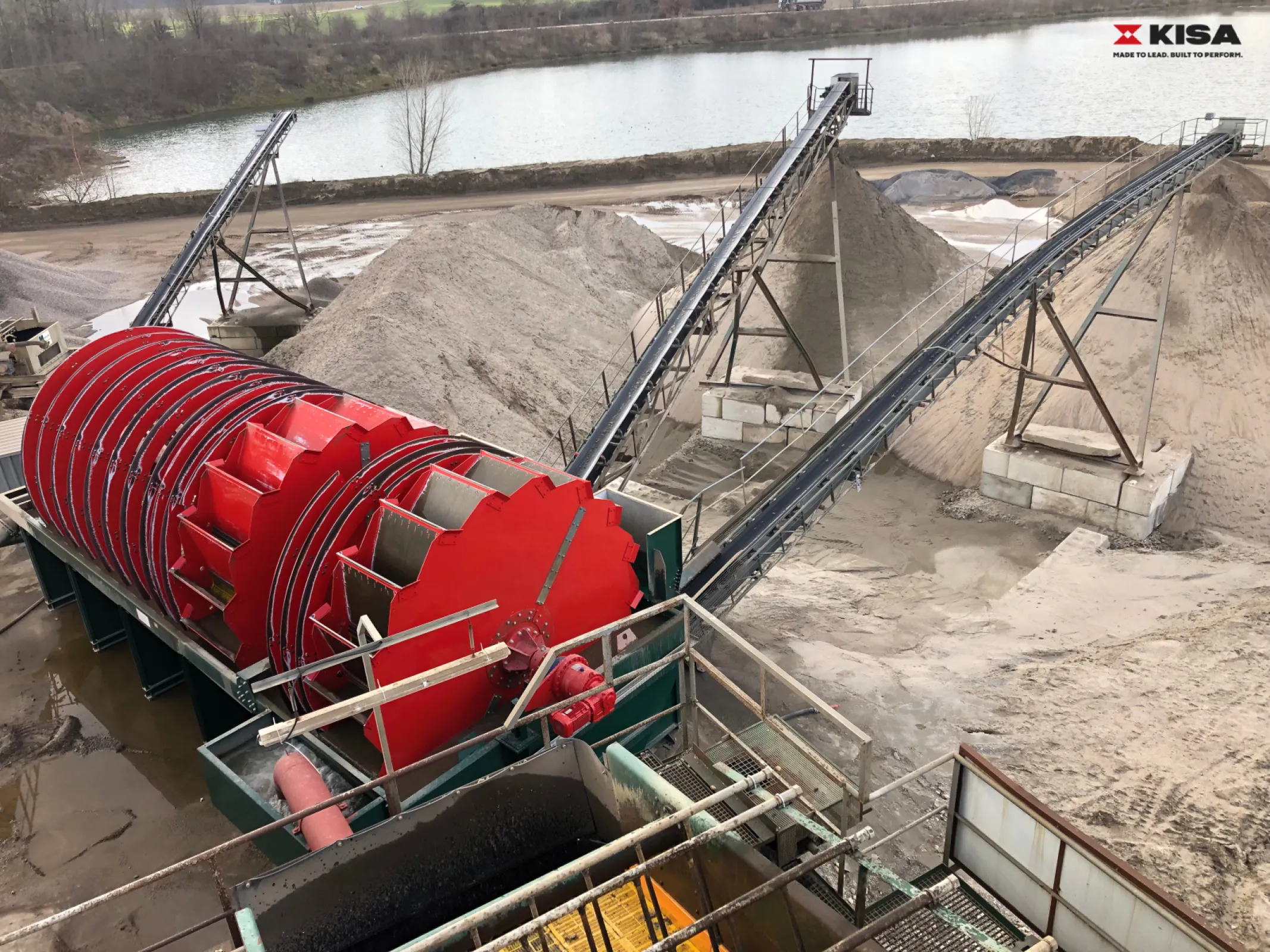 Dewatering bucket wheels