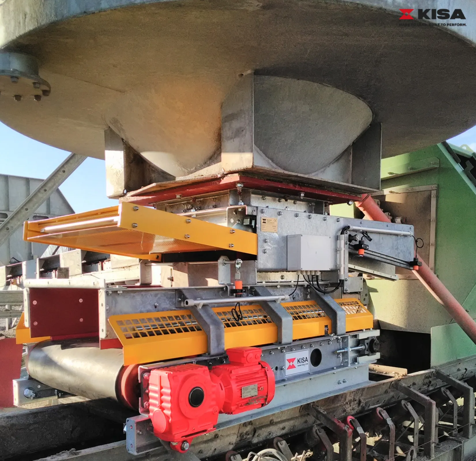 Discharge systems for bulk material