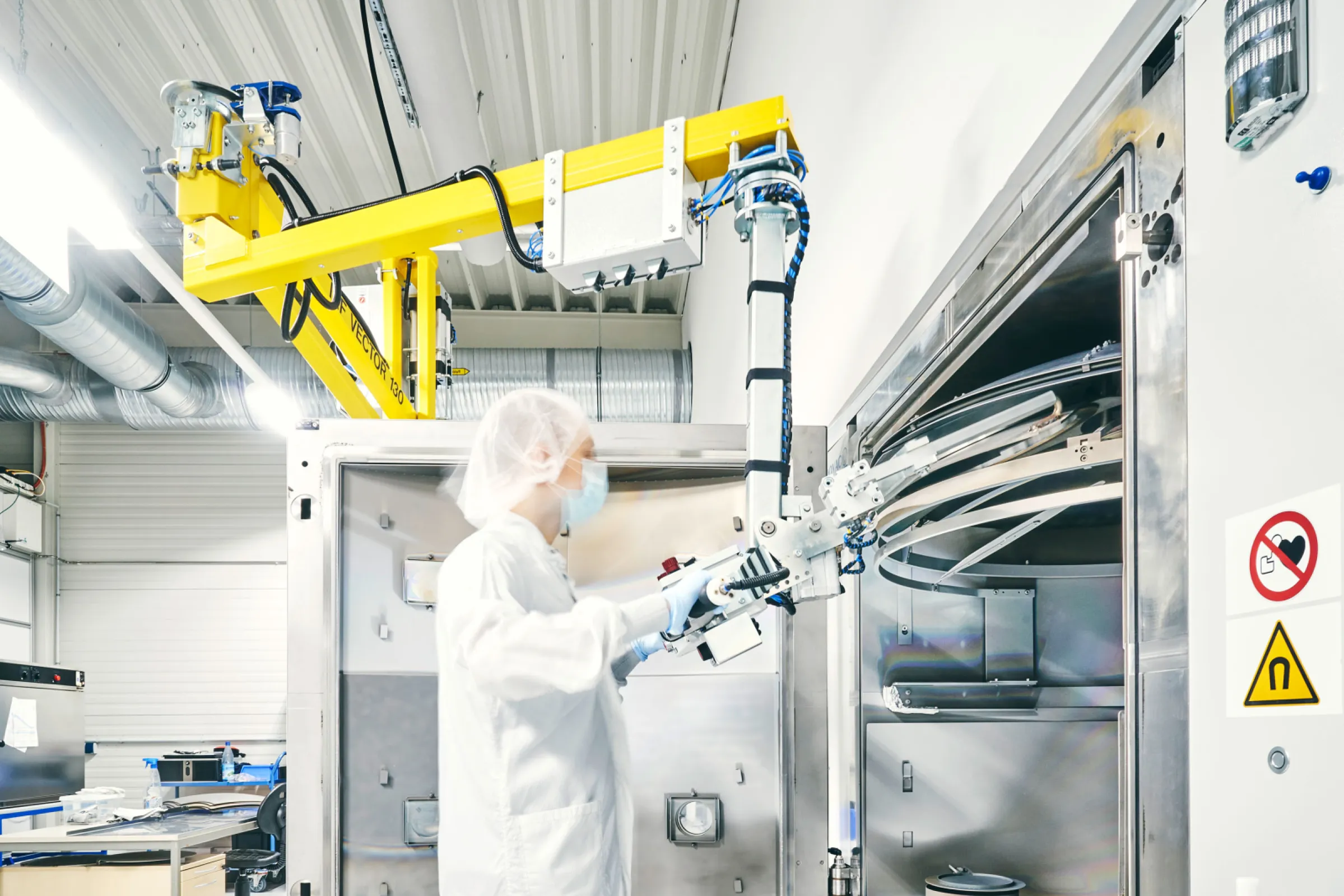 High-end optical coatings in the spectral range from UV to near infrared for demanding optical components.