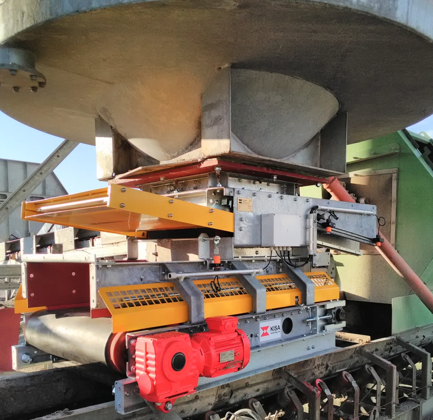 Combined feeding units