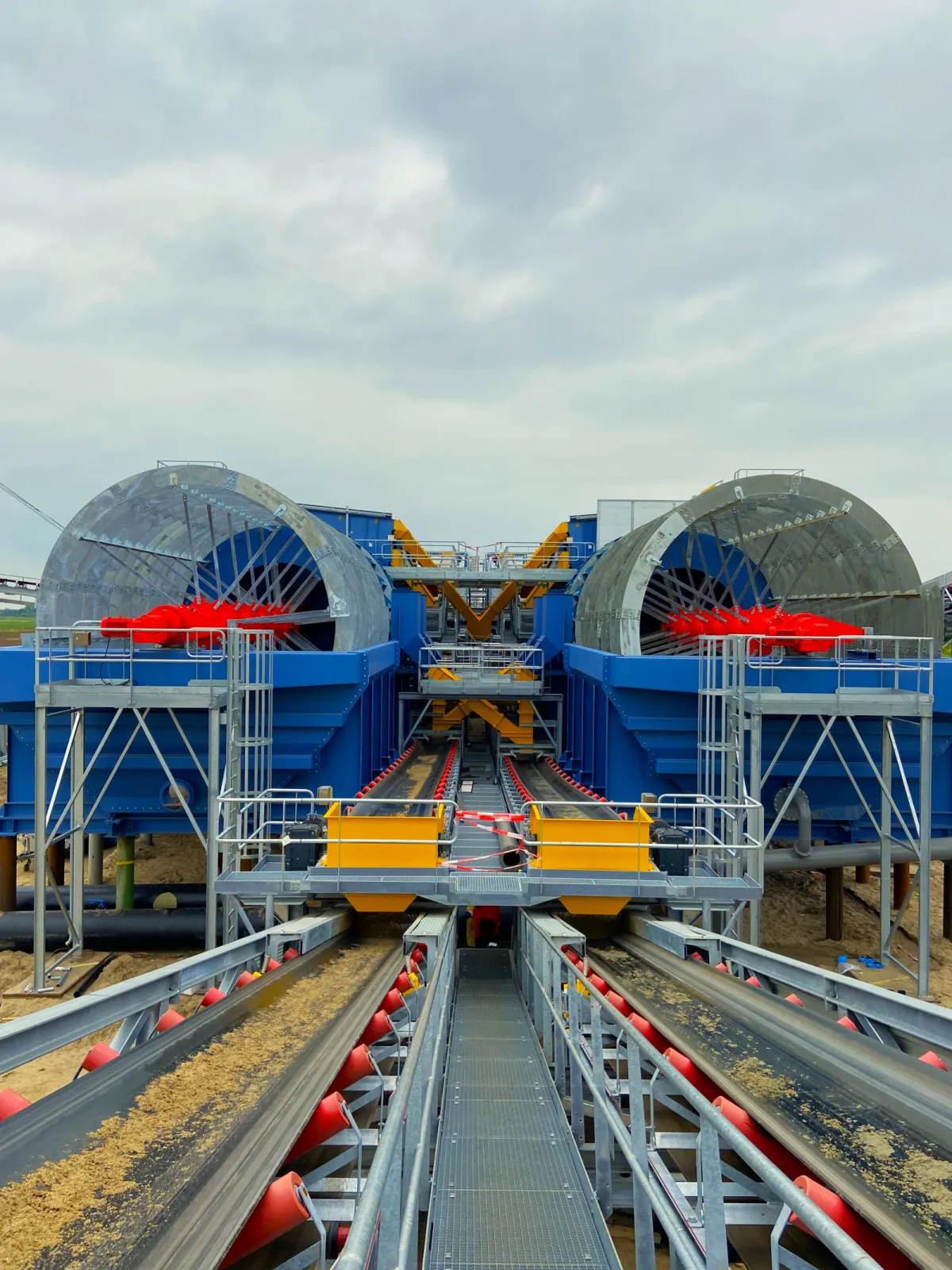 Dewatering bucket wheels 4