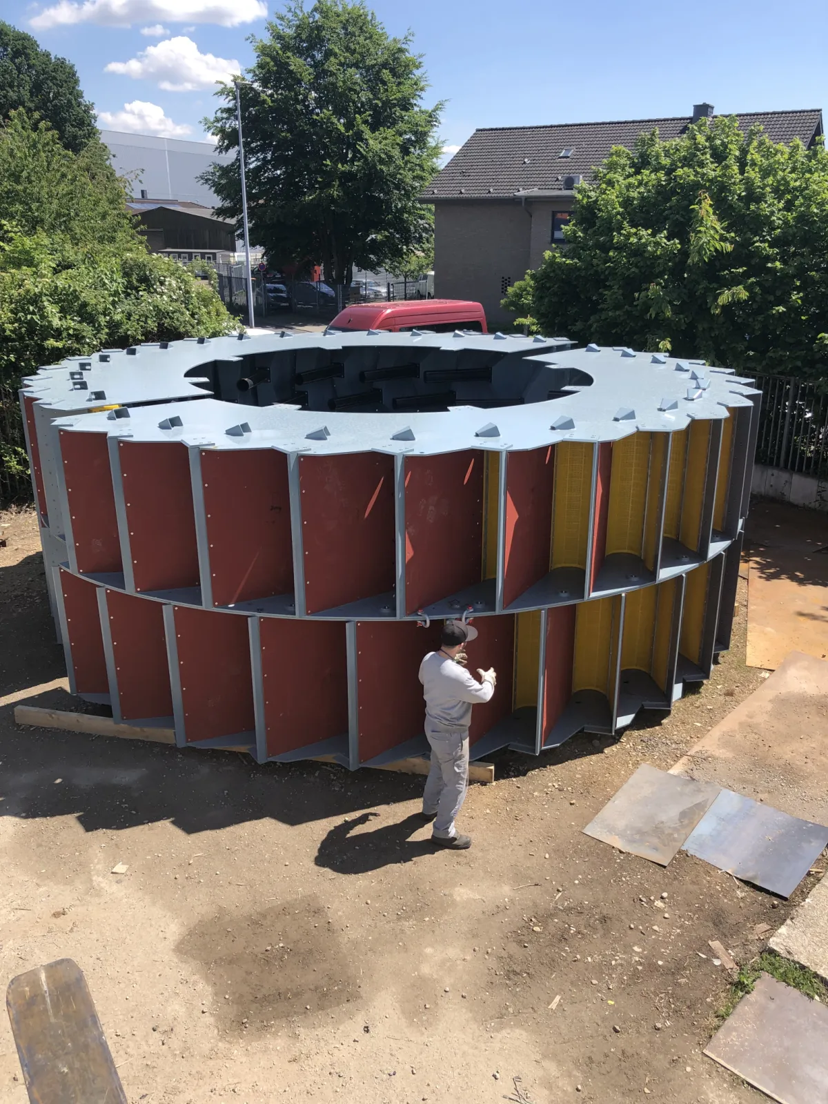 Dewatering bucket wheels 8