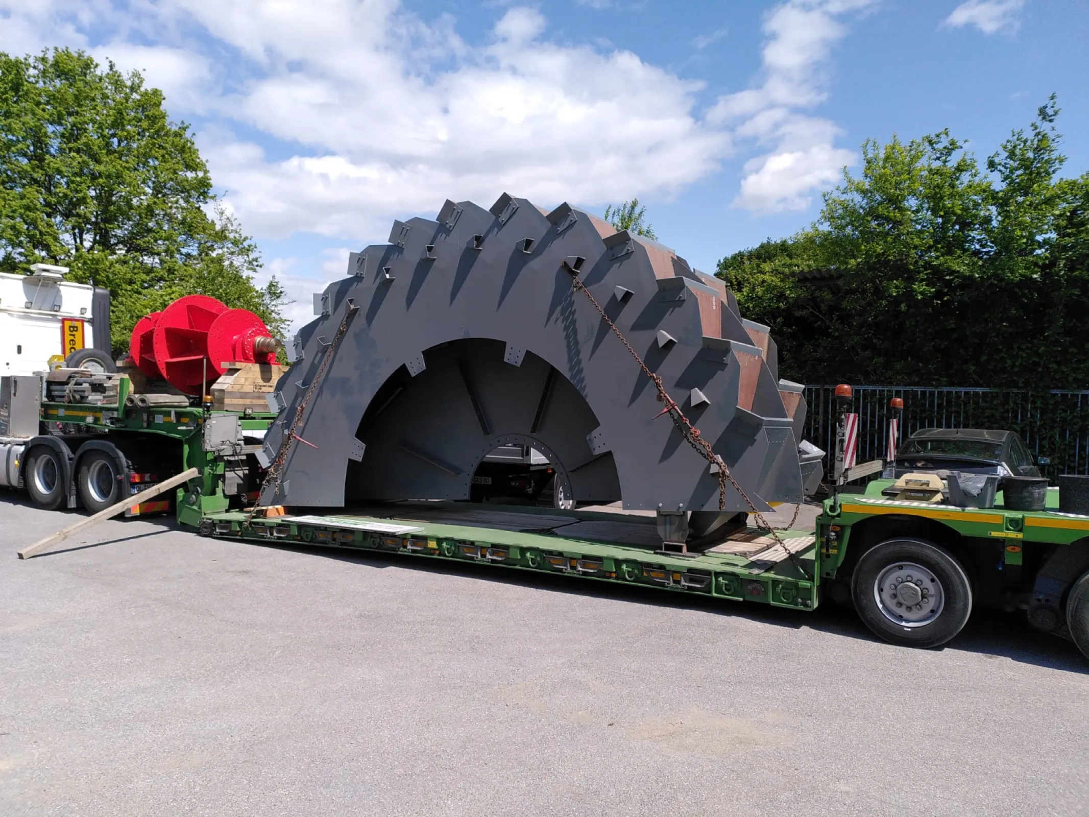 Dewatering bucket wheels 9