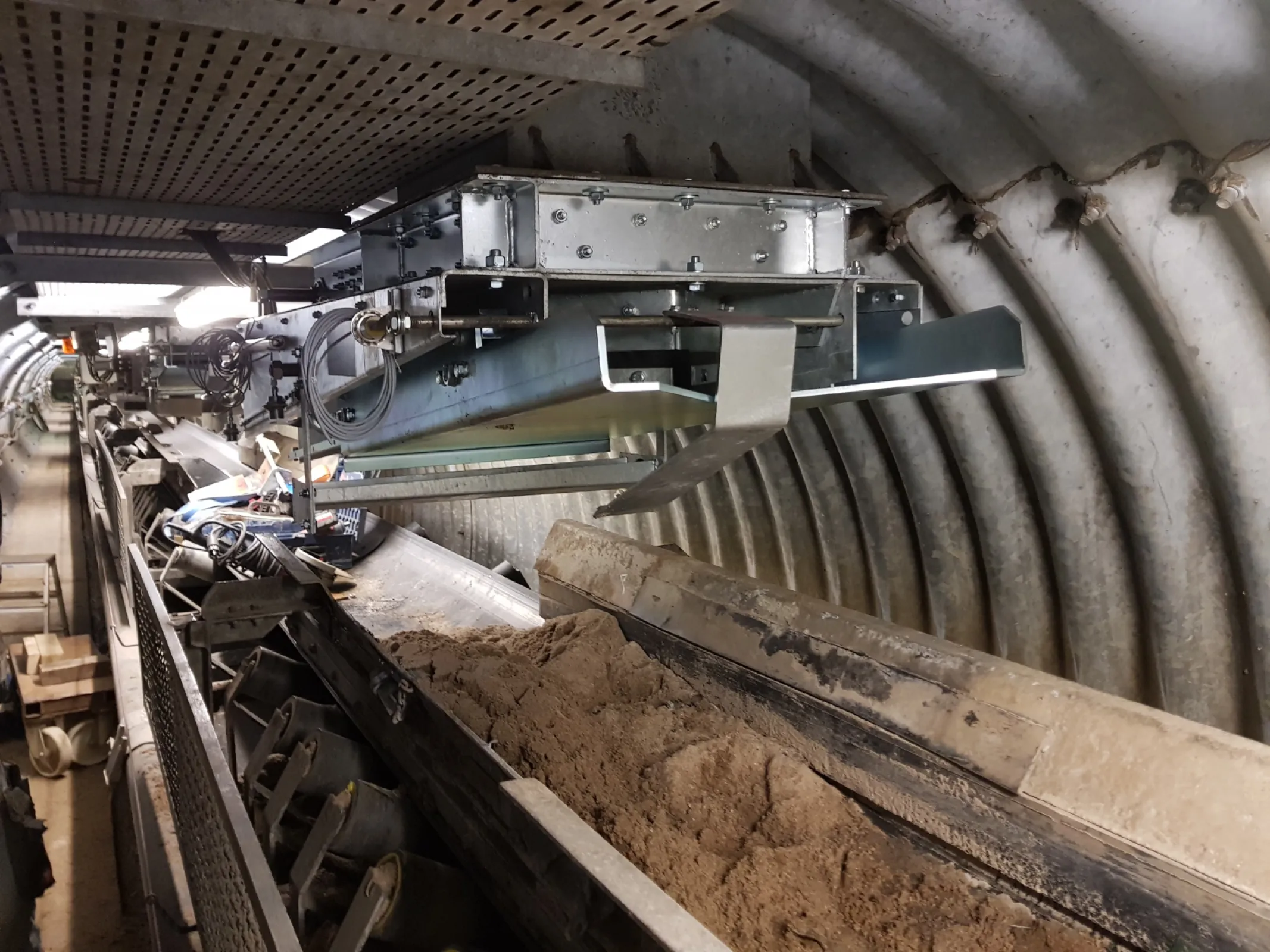 Discharge systems for bulk material 2