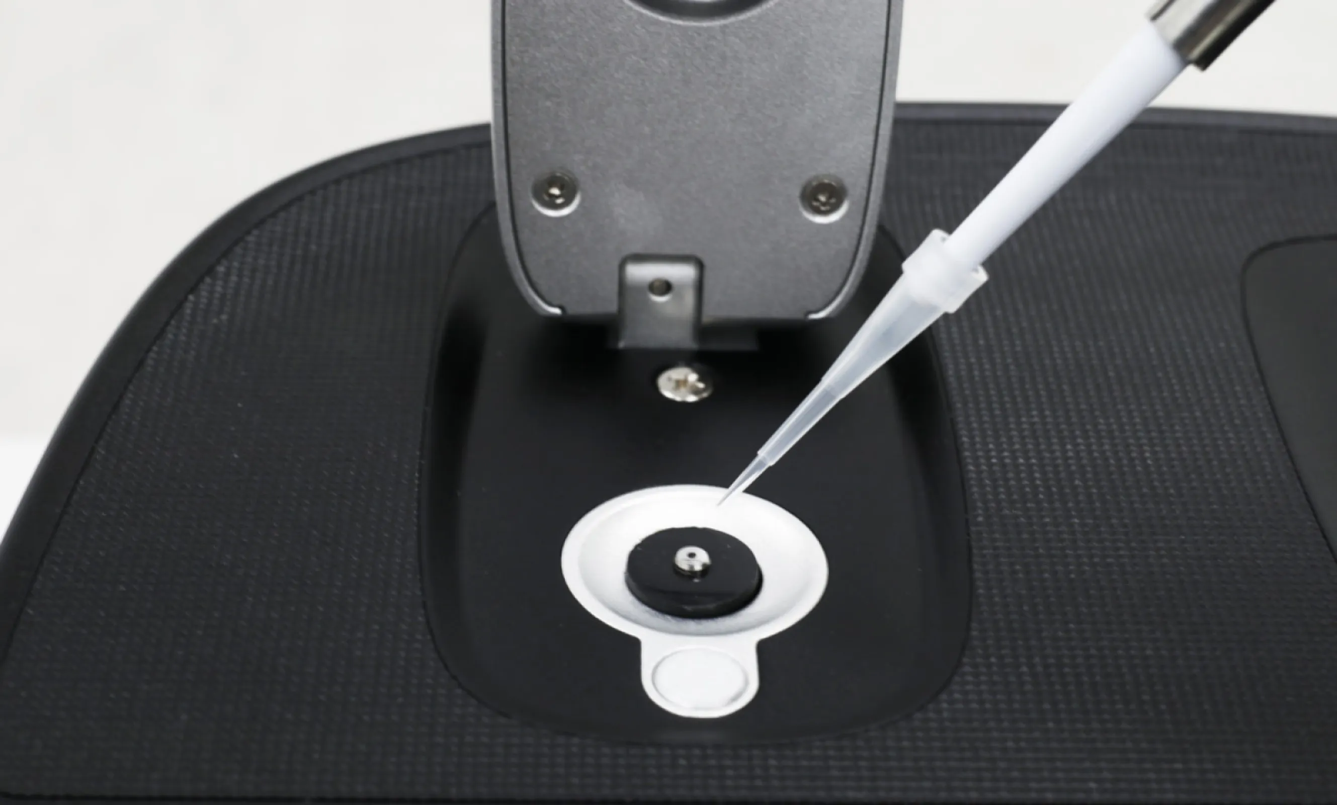 FastGene NanoSpec Photometer | Microvolume loading