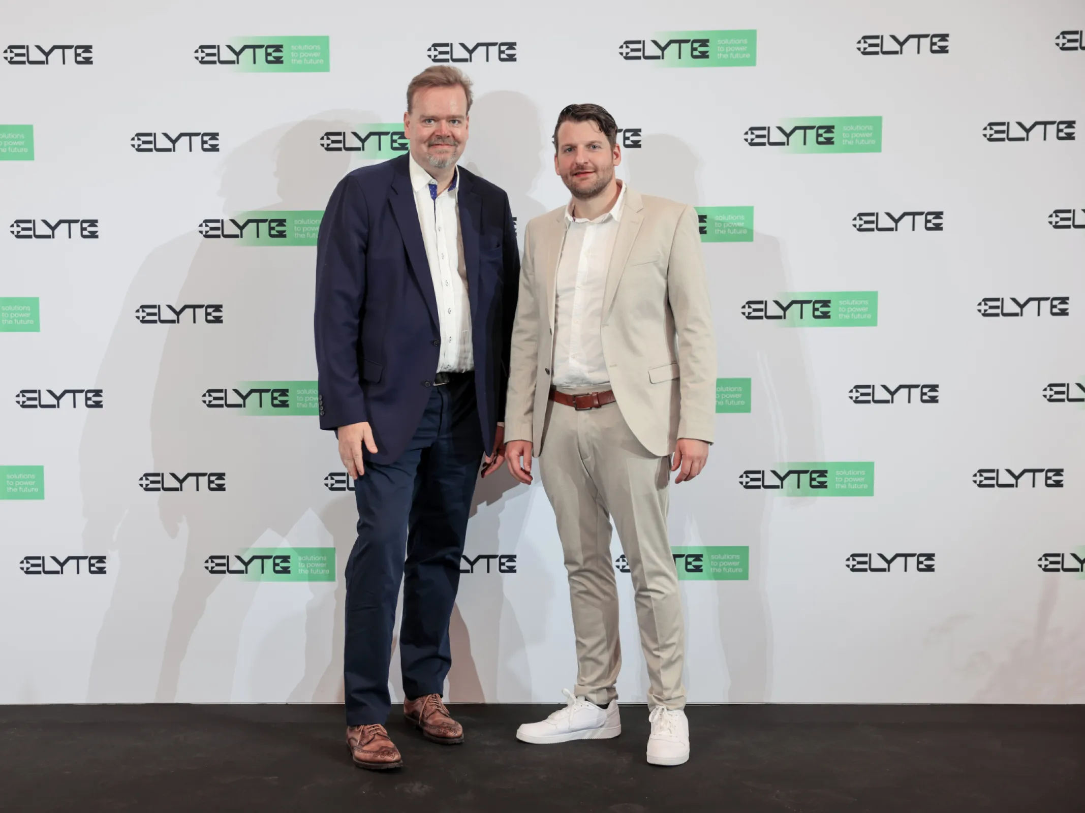 Dr. Matthias Schweinsberg (Managing Director), Dr. Ralf Wagner (CEO)