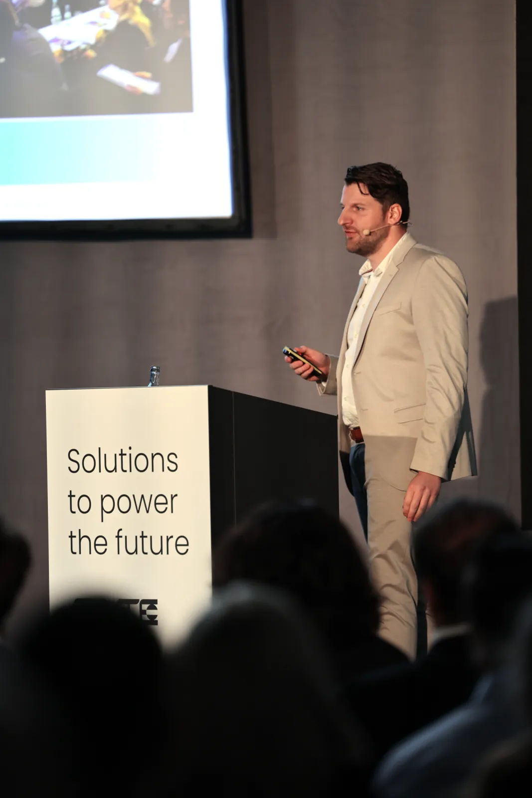 Dr. Ralf Wagner (CEO)