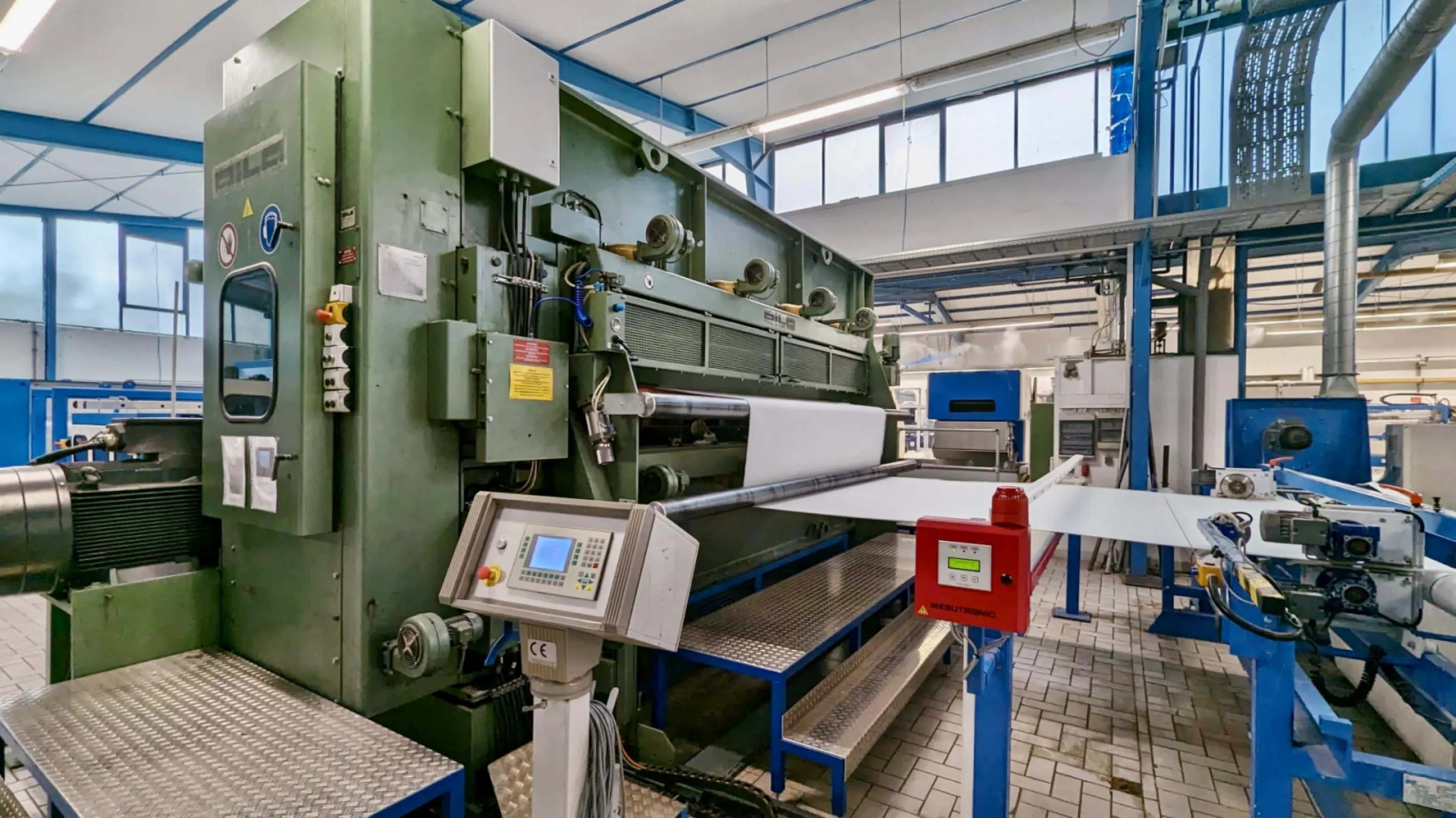 Needle Looms (pre-owend)