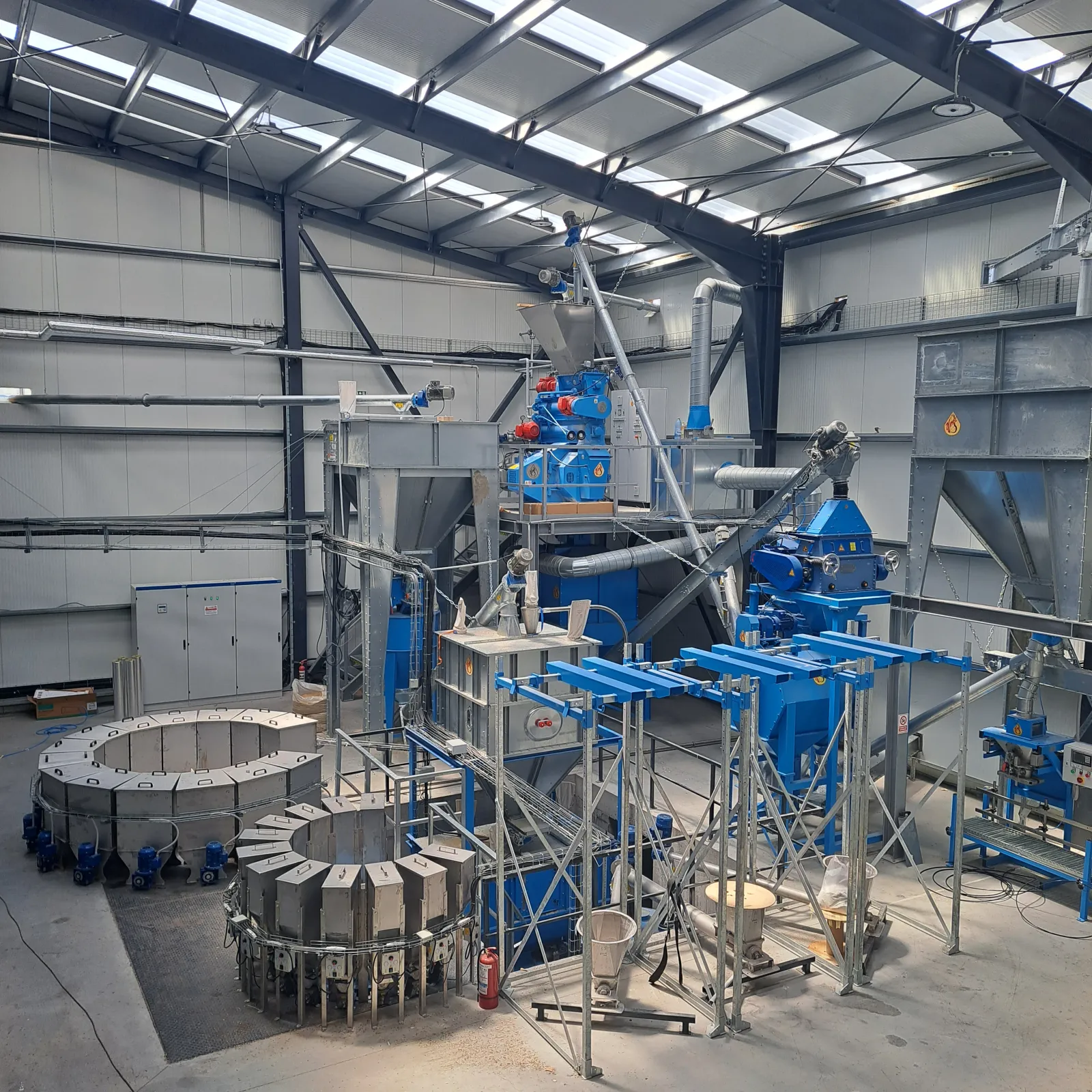 HIMEL Milling & Mixing with feed pelletizing and mineral components addition