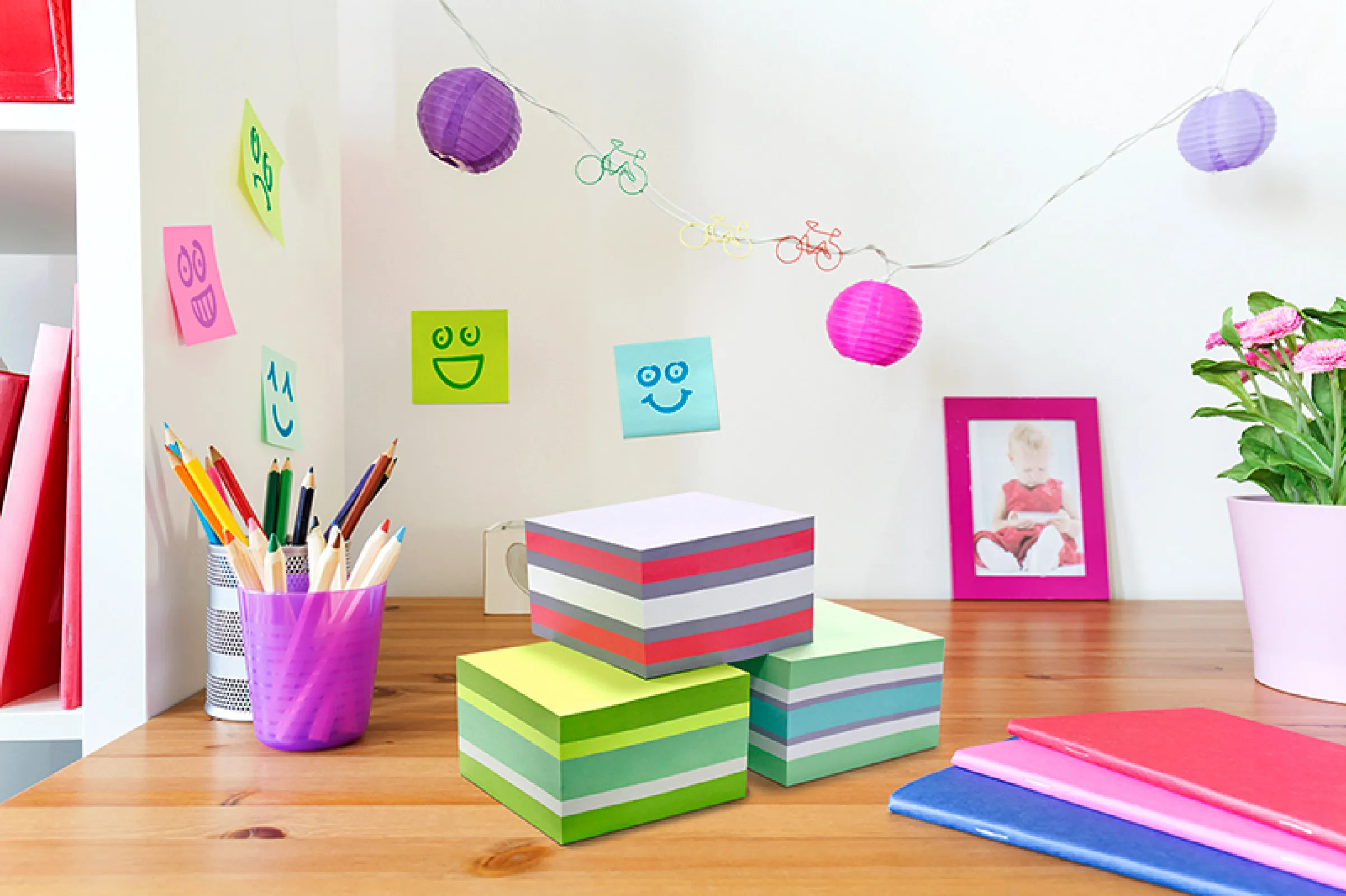 Our inFO Notes cubes add color to your desk