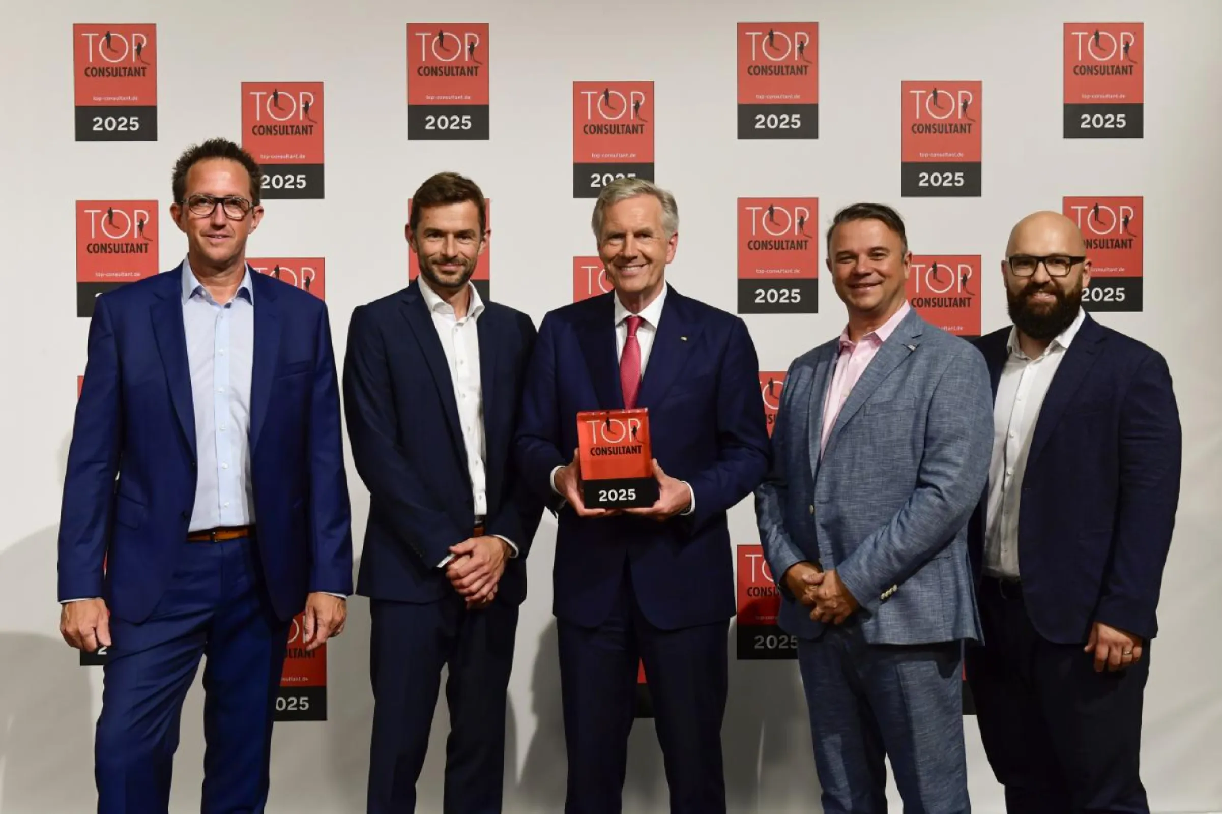 7th consecutive Top Consultant Award 2025