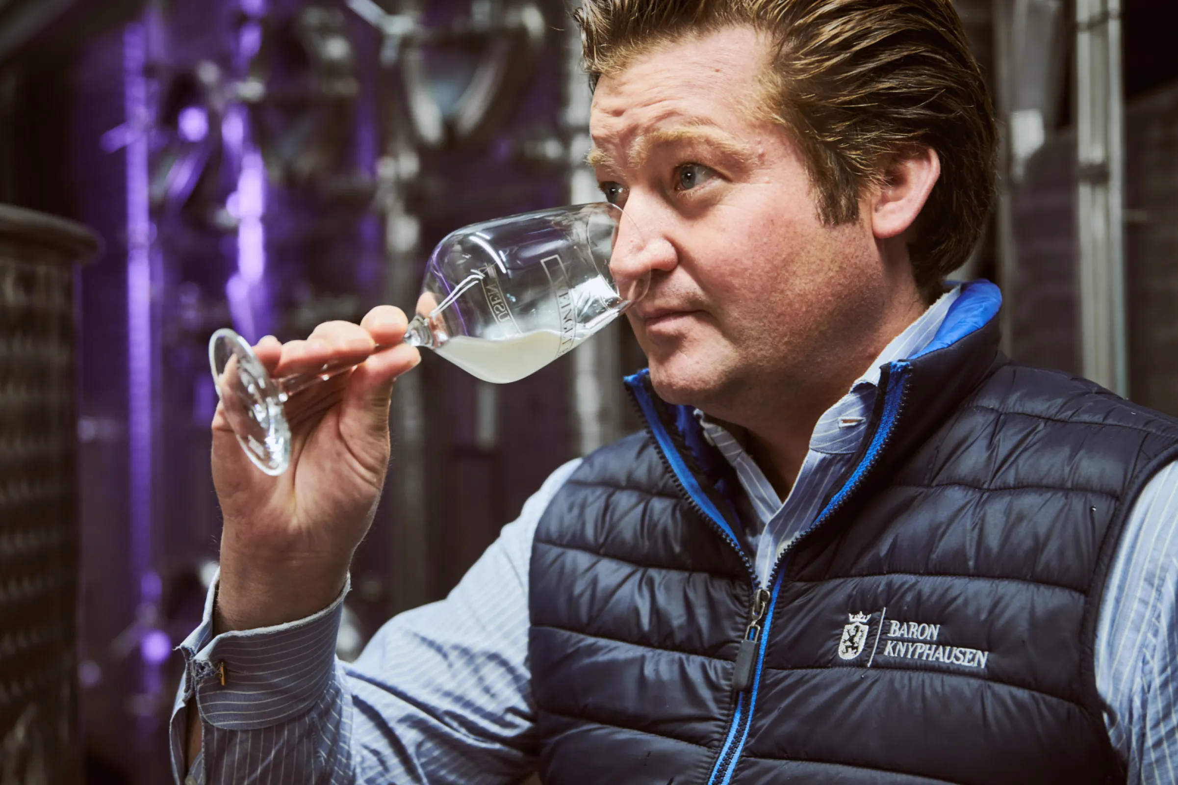 Baron Frederik is tasting the final product before filtration.