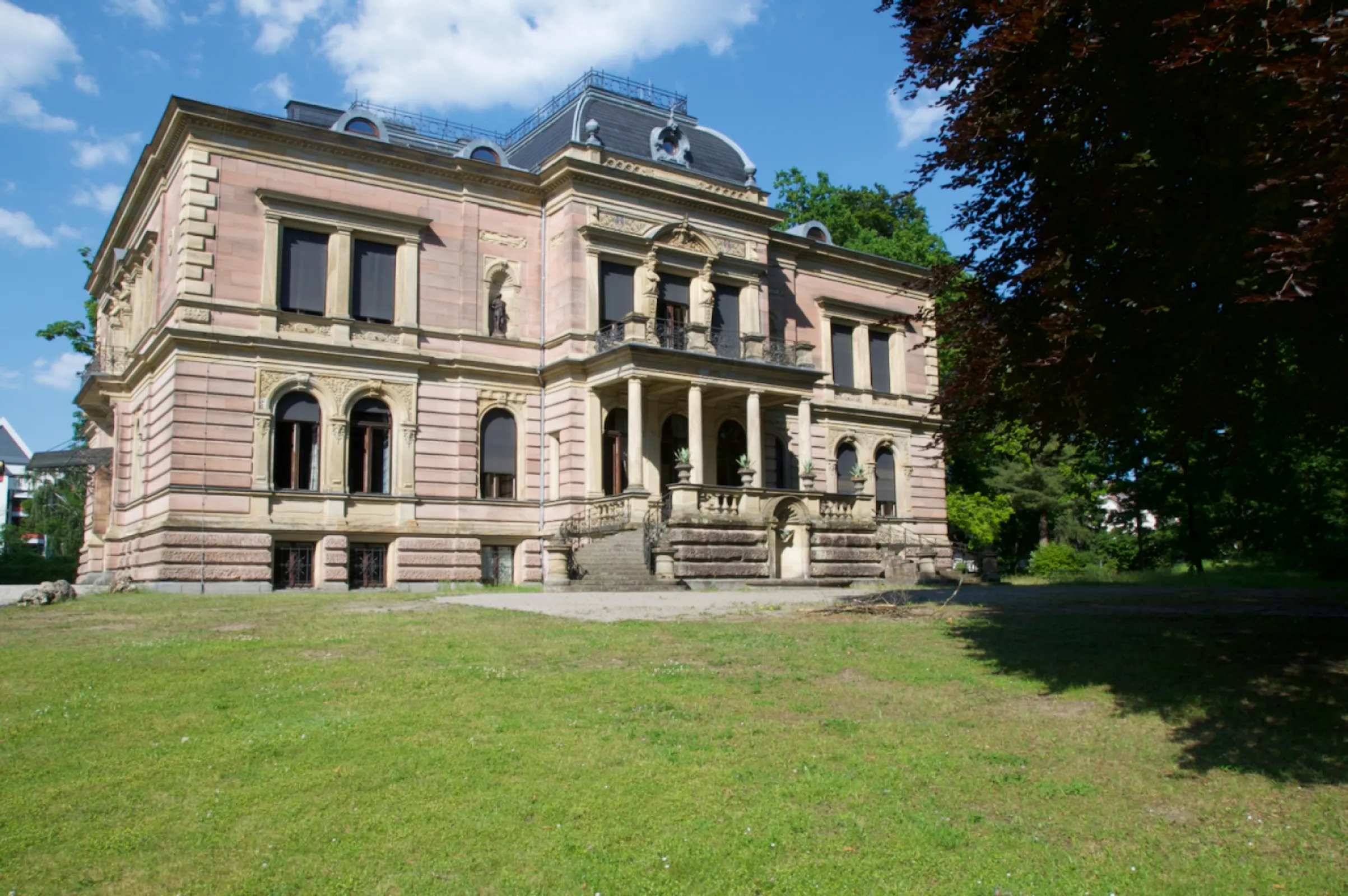 Faber-Castell Cosmetics villa and offices