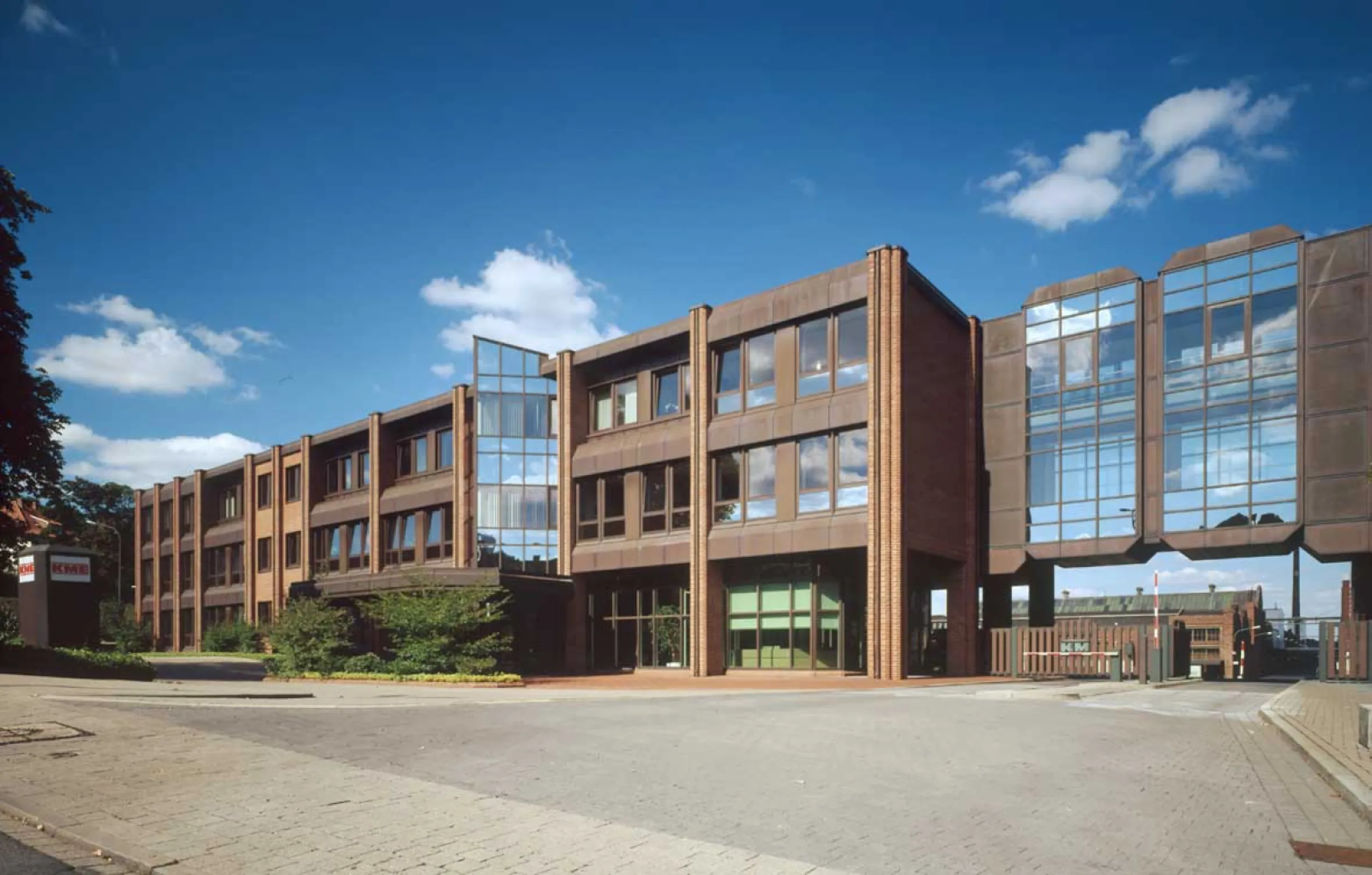 KME is one of the world's largest manufacturers of copper and copper alloy products and has a worldwide distribution network. KME offers innovative product solutions tailored to the respective individual requirements of our customers from the most various industrial sectors. The company, which is run by the KME Group S.p.A., has a European management.