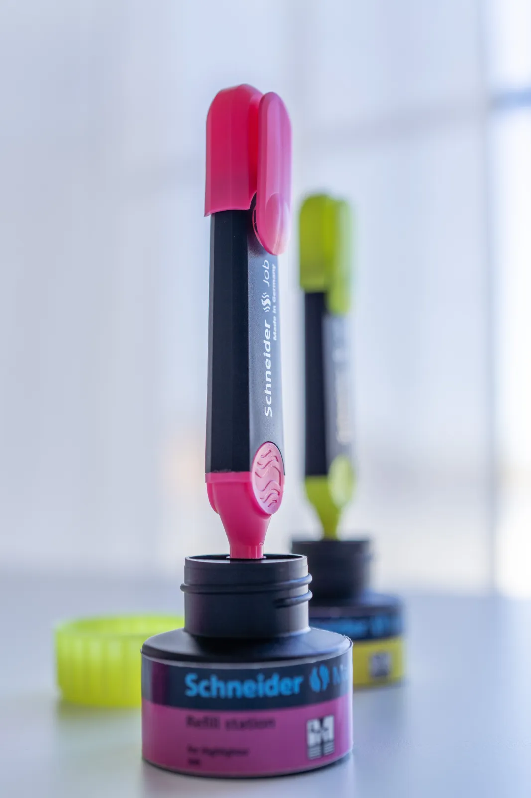 Highlighter Job - refillable with the Maxx 660 refill station