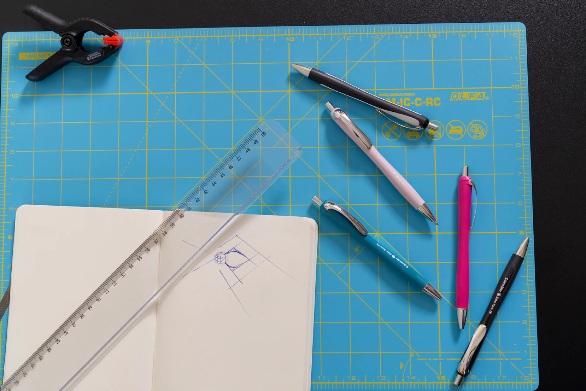 The famous Slider Rave in black and trendy colours