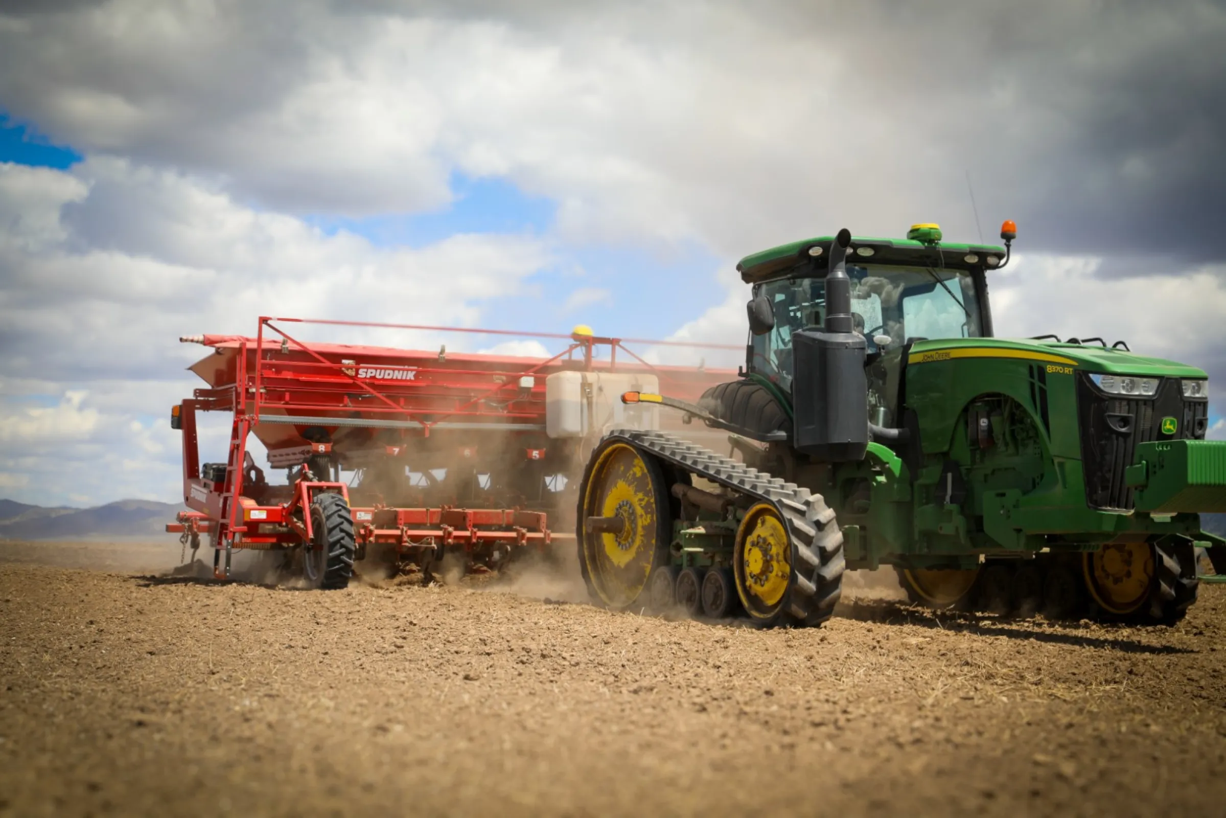 SPUDNIK 8 row potato belt planter 8908